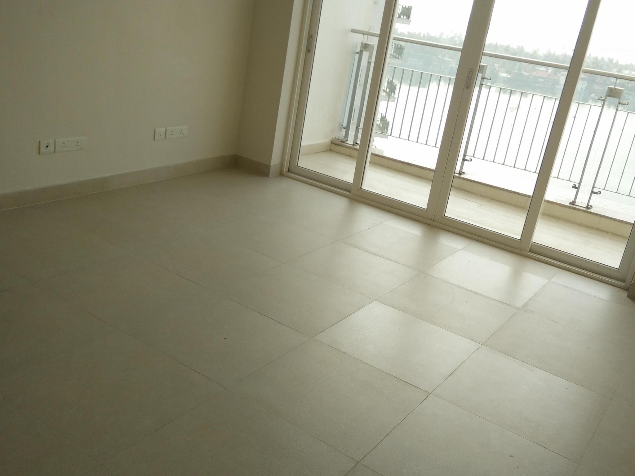 Water view 2100sqt 3bhk fully furnished PRESTIGE NEPTUNE COURTYARD flat Sale Marine Drive Kochi