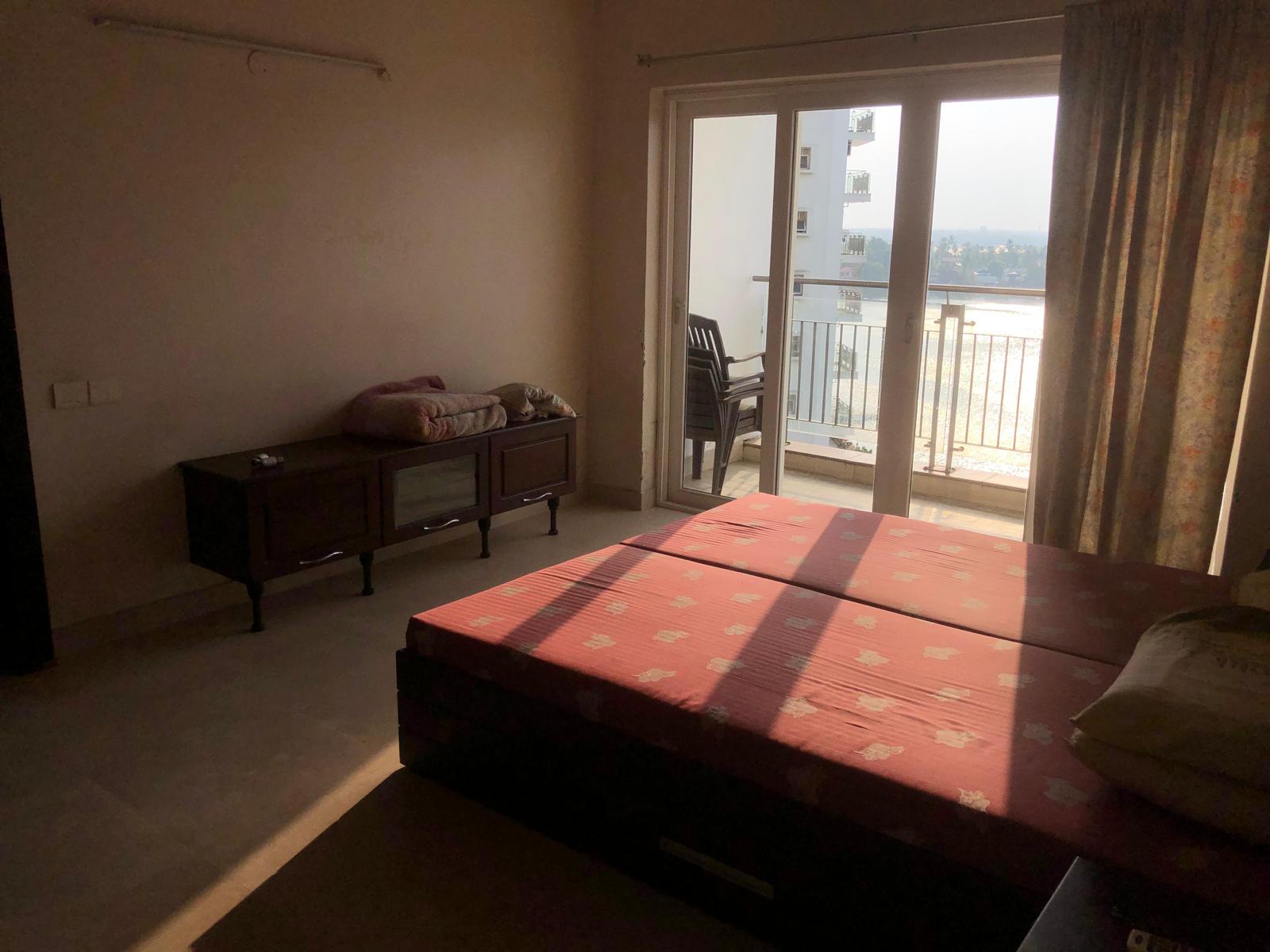 Water view 2100sqt 3bhk fully furnished PRESTIGE NEPTUNE COURTYARD flat Rent Marine Drive Kochi