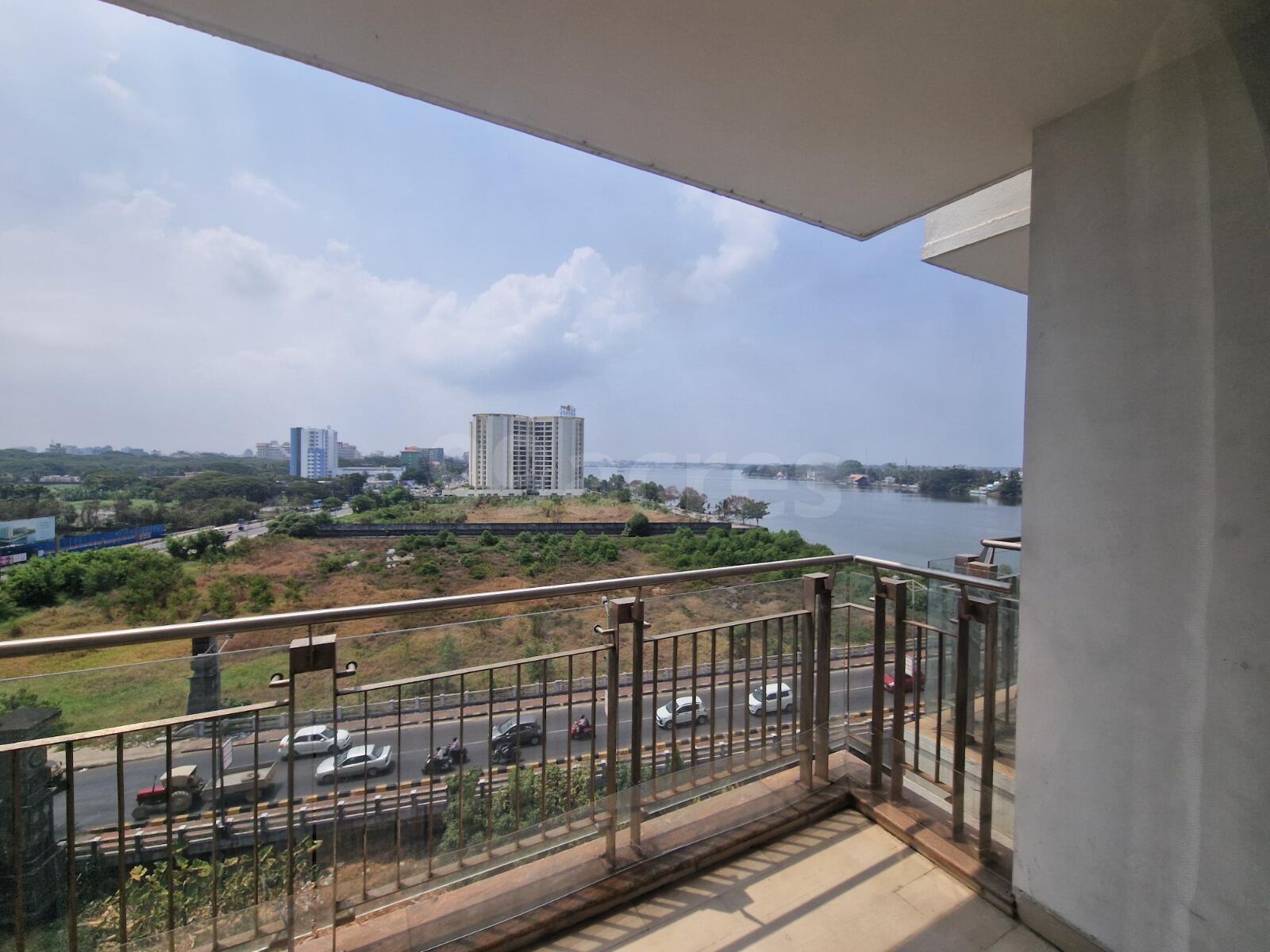 Water view 2100sqt 3bhk fully furnished PRESTIGE NEPTUNE COURTYARD flat Sale Marine Drive Kochi