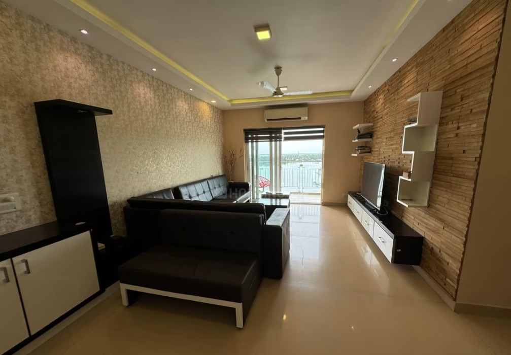 Water view 2100sqt 3bhk fully furnished PRESTIGE NEPTUNE COURTYARD flat Sale Marine Drive Kochi