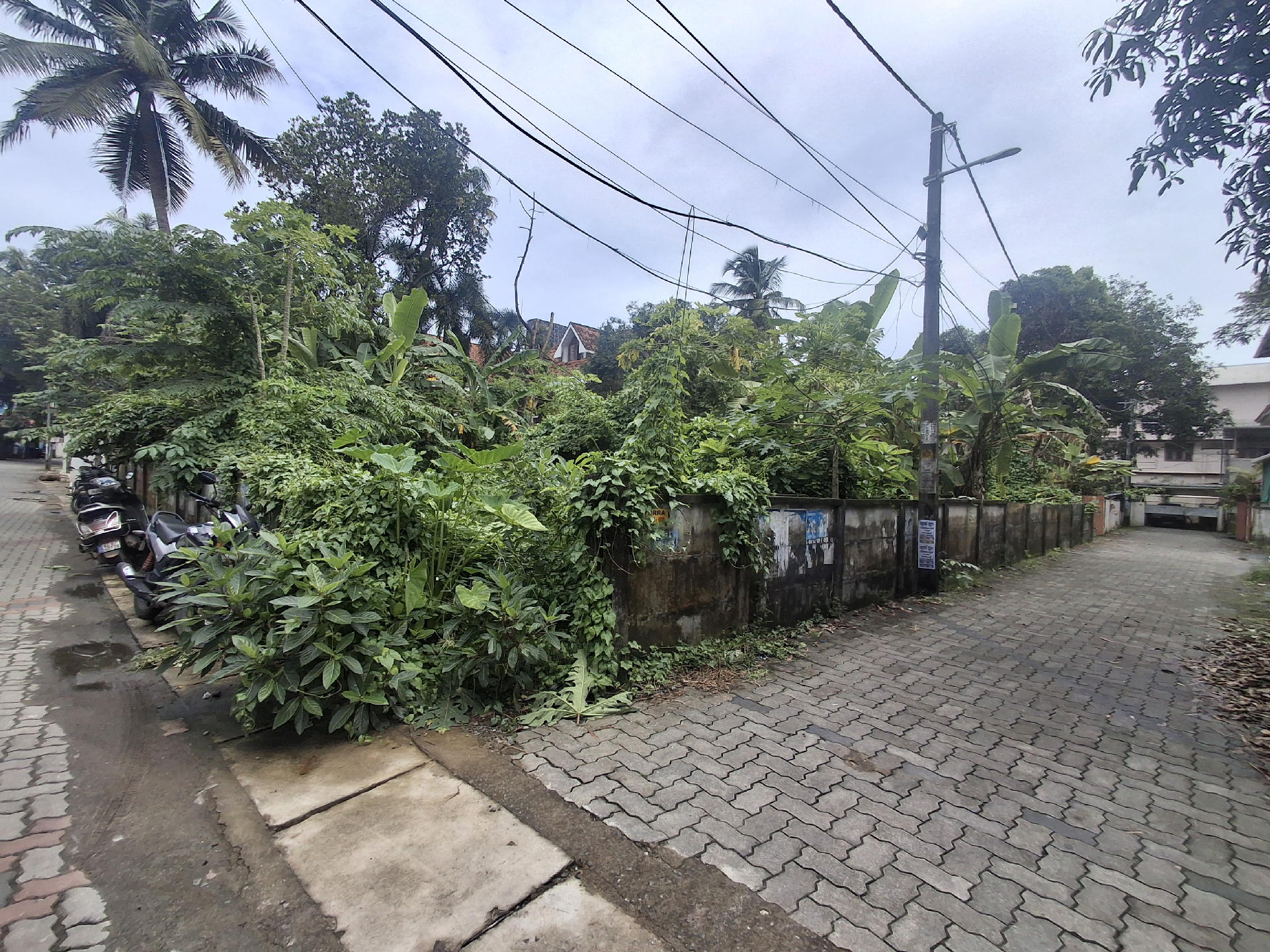 COMMERCIAL  LAND FOR SALE AT DHESHABHIMANI