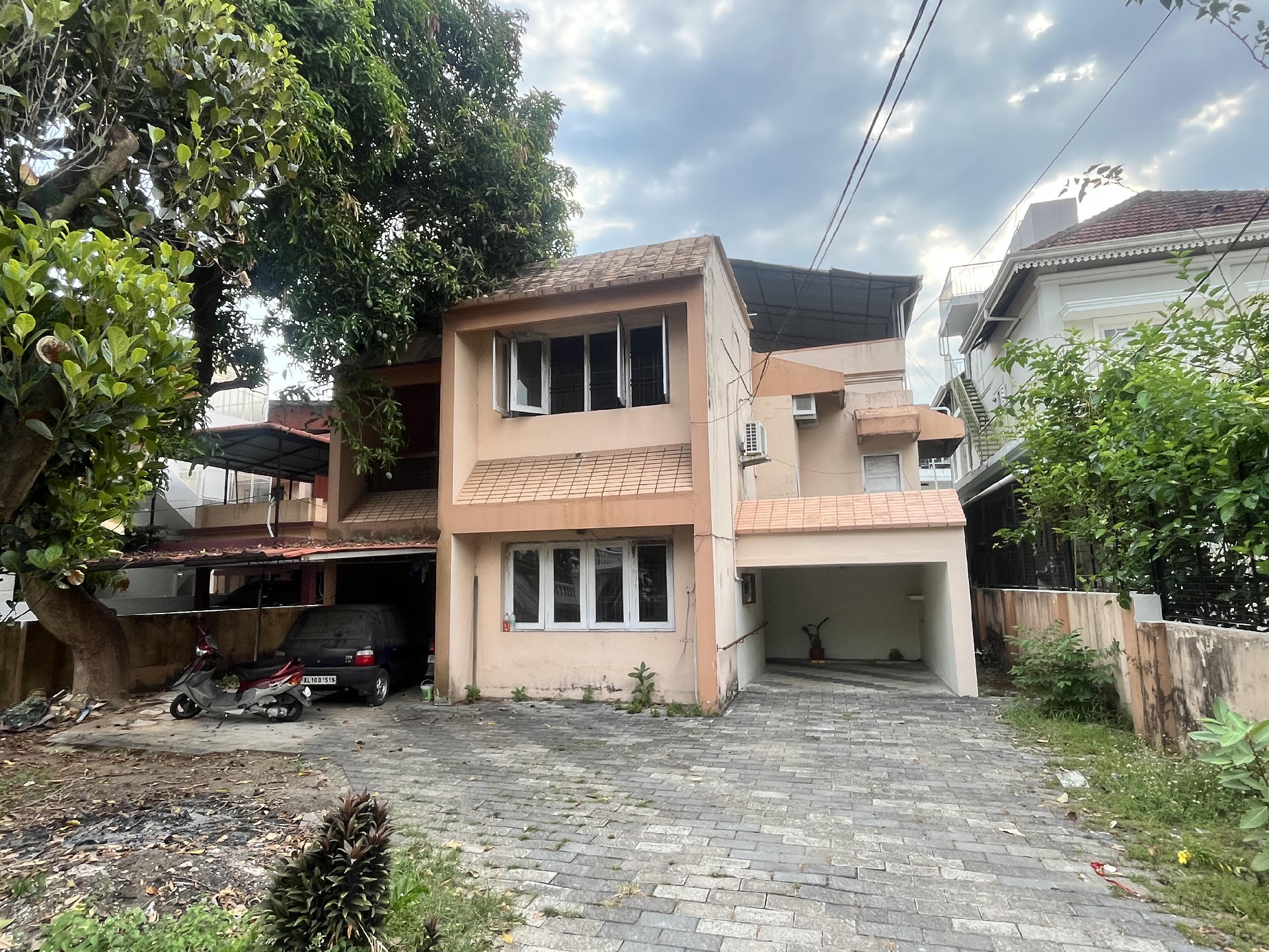 12 CENT OLD HOUSE FOR SALE NEAR HIGHCOURT