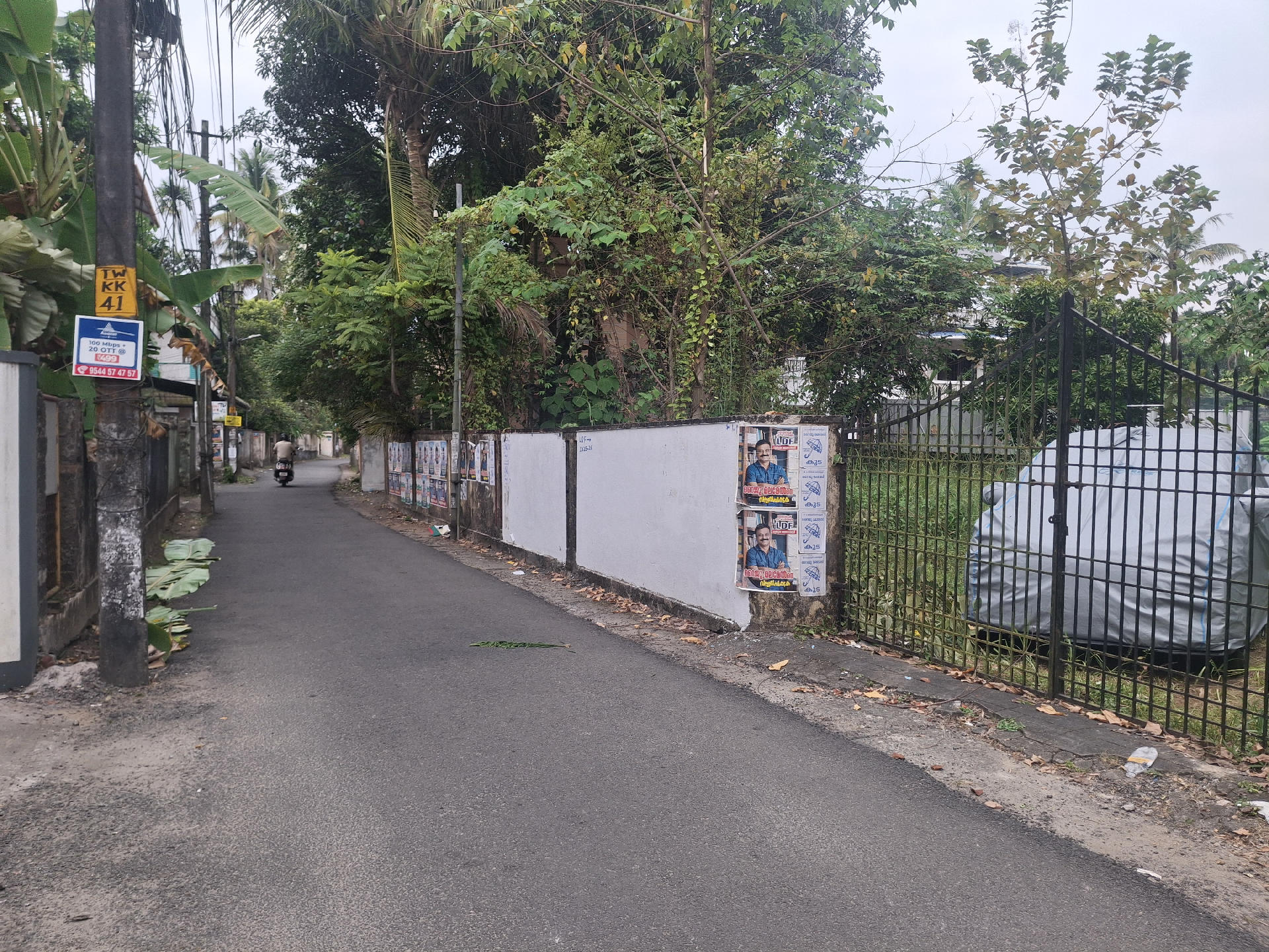 RESIDENTIAL  LAND FOR  SALE AT CHEMEBUMUKKU  NEAR INDIAN PETROL