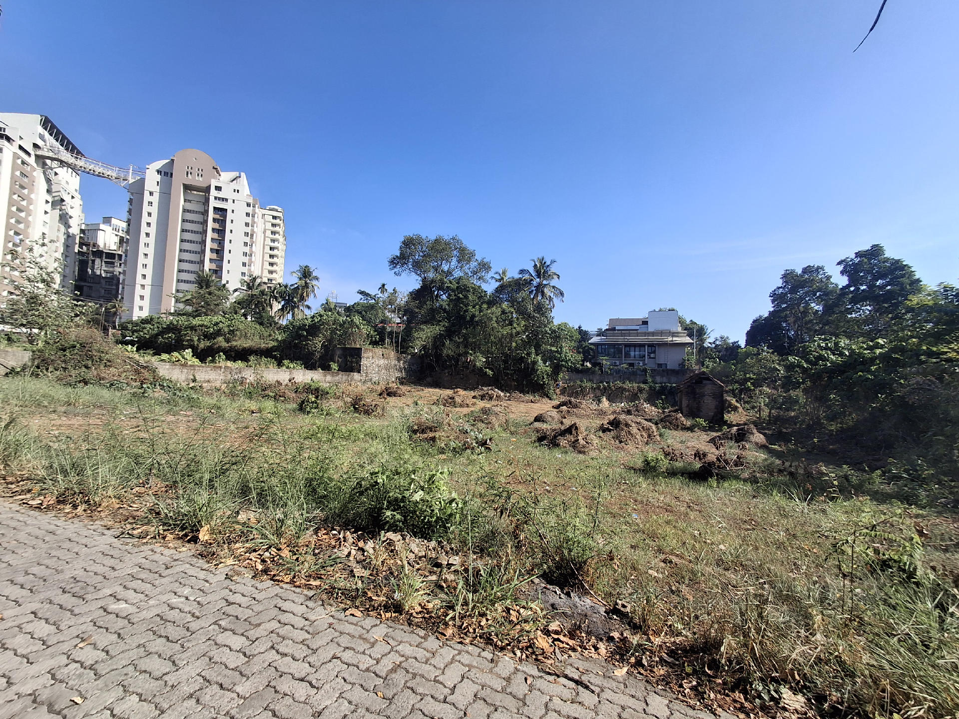 COMMERCIAL  LAND FOR SALE AT EDACHIRA