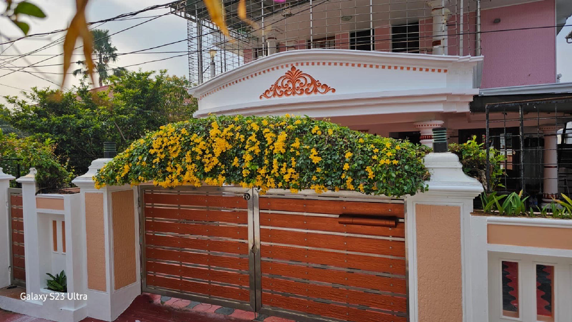 INDEPENDENT HOUSE FOR SALE AT KAKKANAD PADAMUGHAL POSH AREA