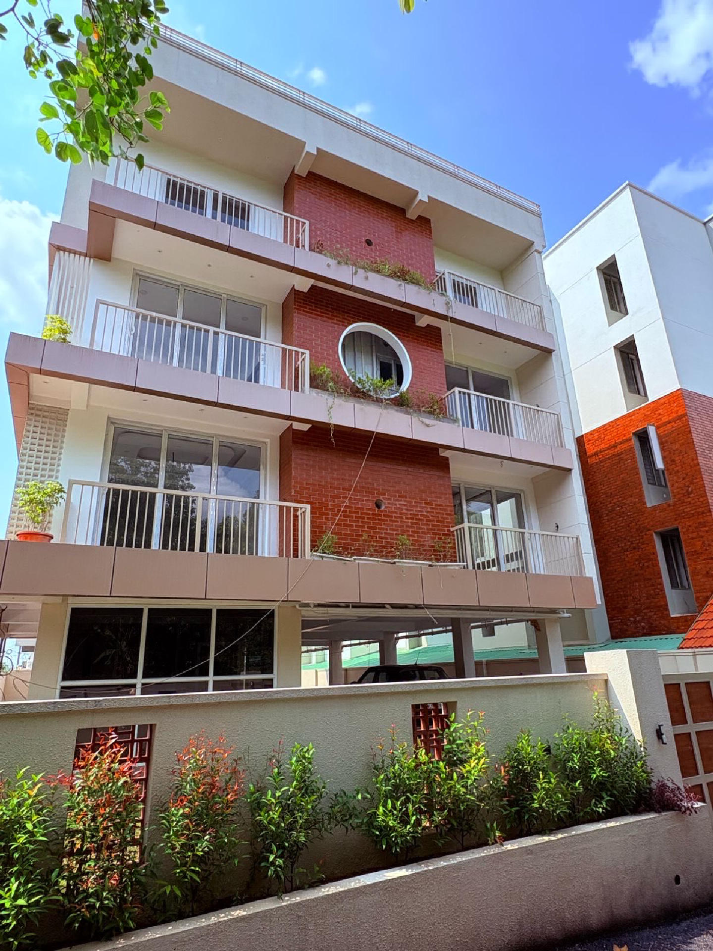 PREMIUM INDEPENDENT HOUSE FOR SALE AT KAKKANAD KOLLAMKUDIMUGAL