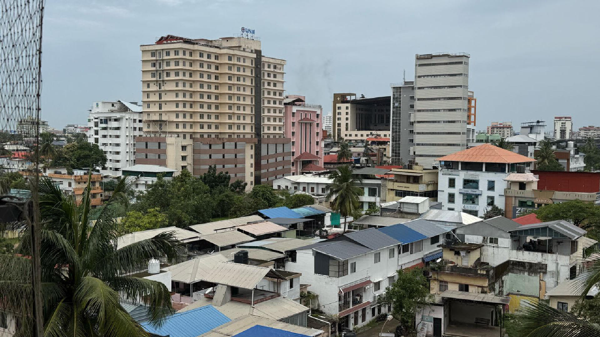 FLAT FOR SALE AT KALOOOR