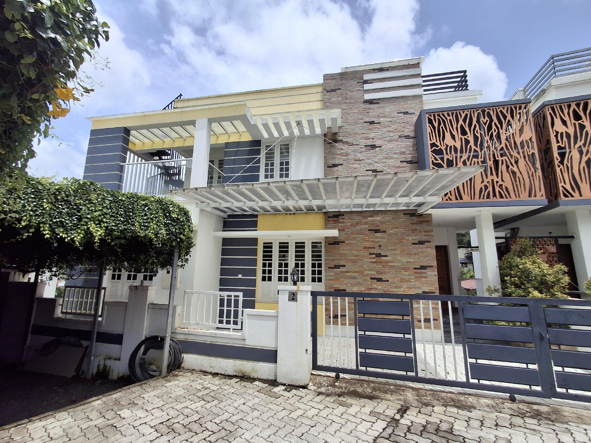 GATED VILLA FOR SALE AT KOLLAMKUDI MUGAL NEAR KAKKANAD