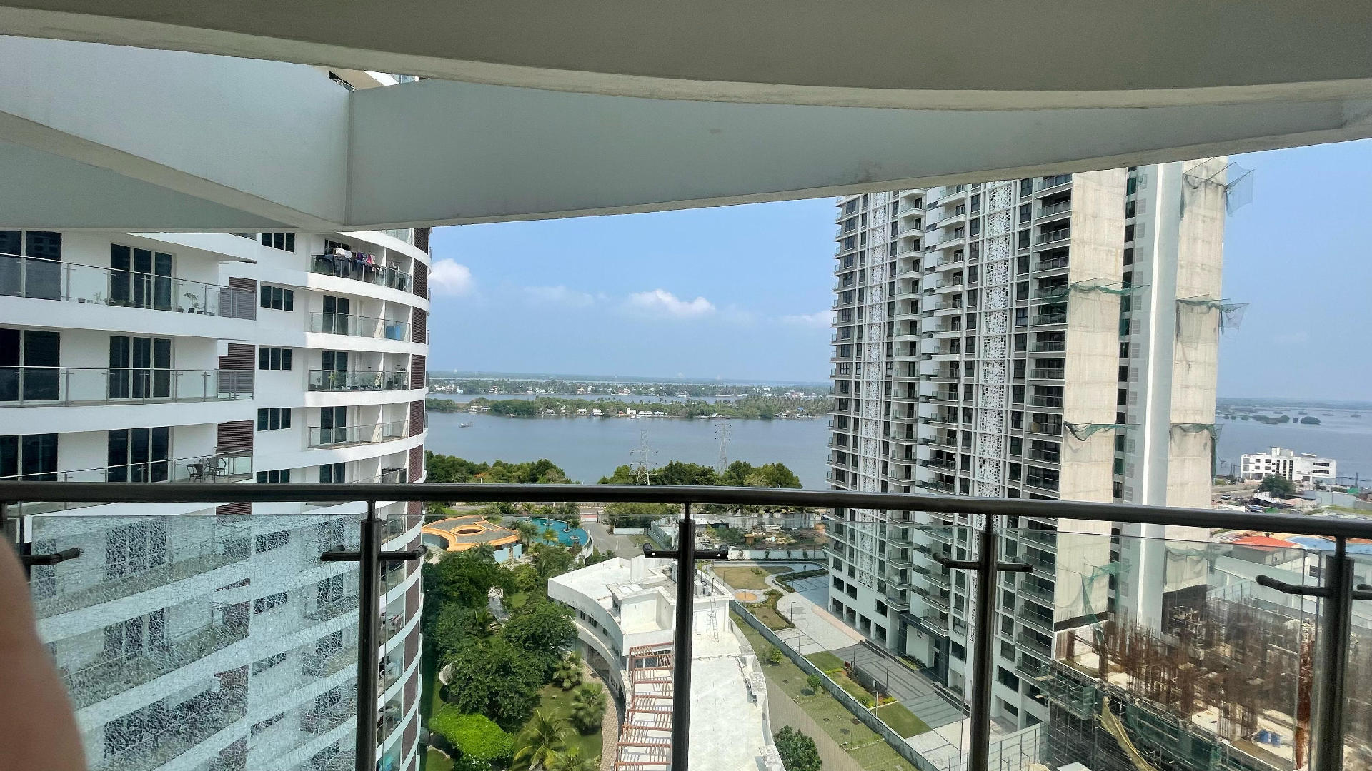 PREMIUM  FLAT FOR SALE AT ERNAKULAM  MARINDRIVE