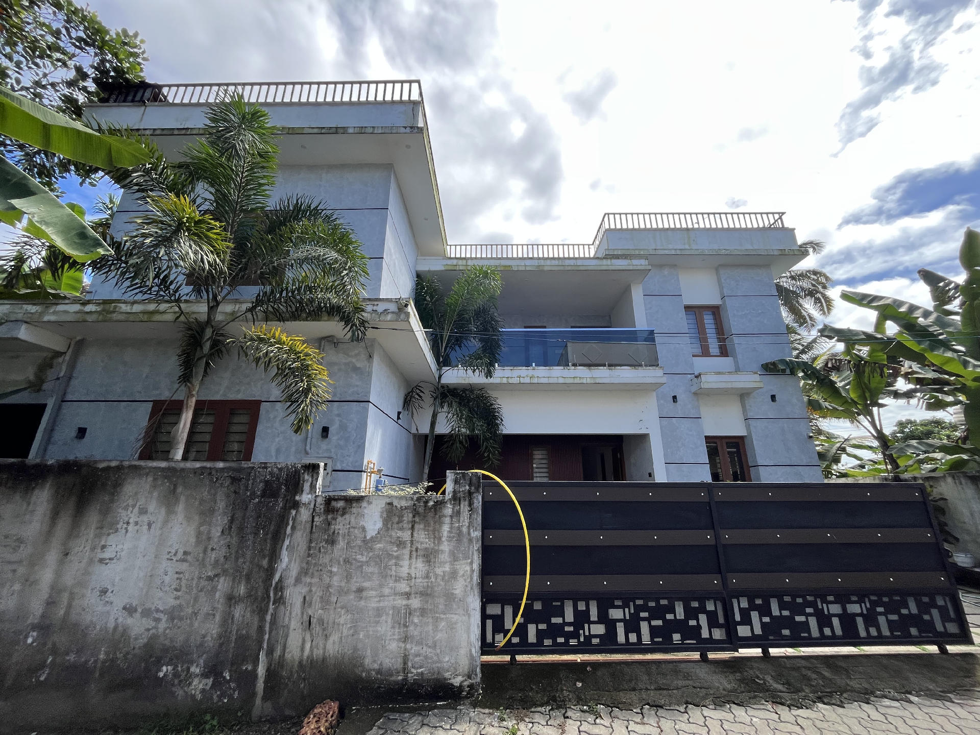 INDEPENDENT HOUSE FOR SALE AT KAKKANAD THUTHIYOOR