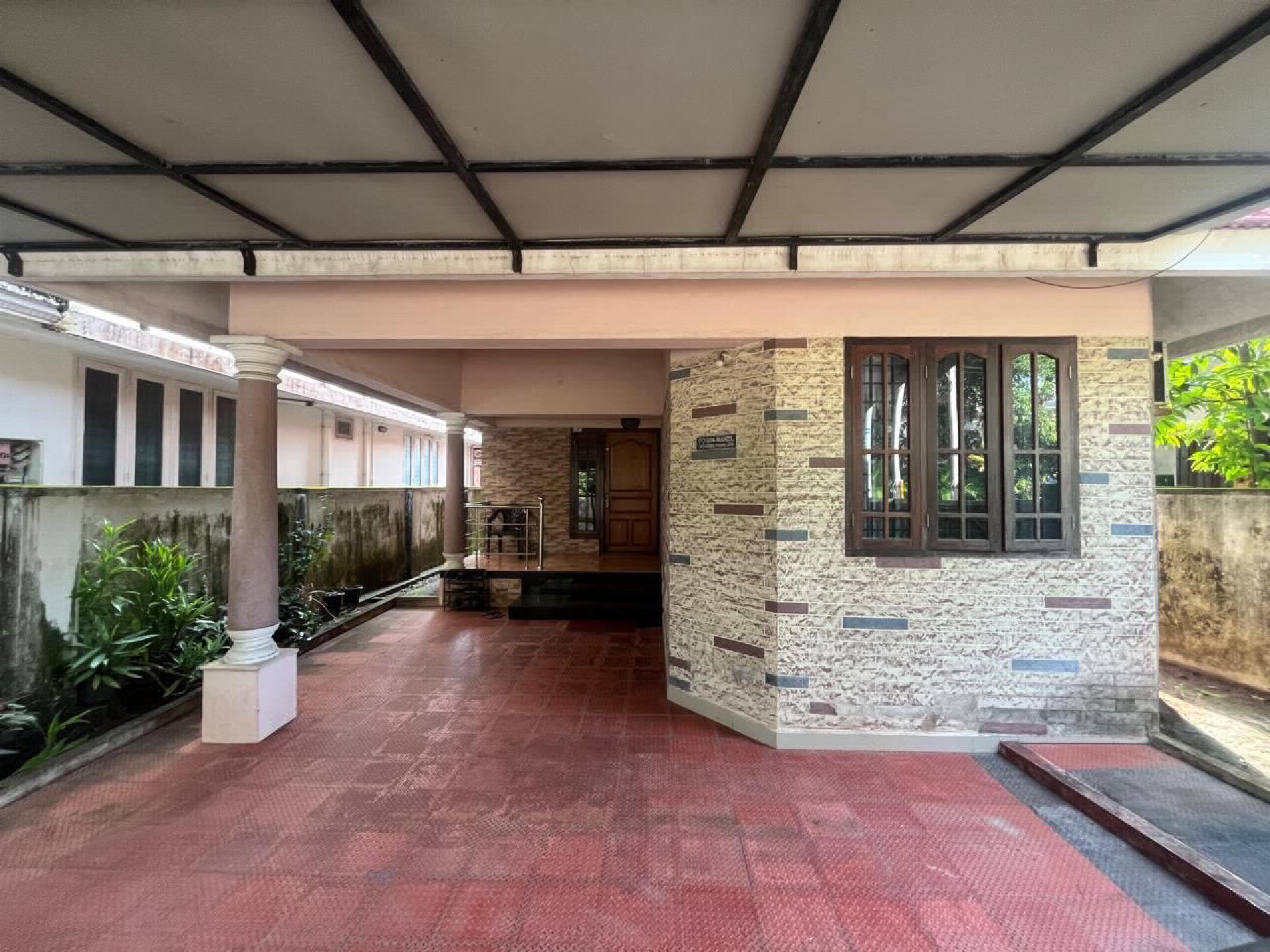 INDEPENDENT HOUSE FOR SALE AT KAKKANAD VAZHAKKALA
