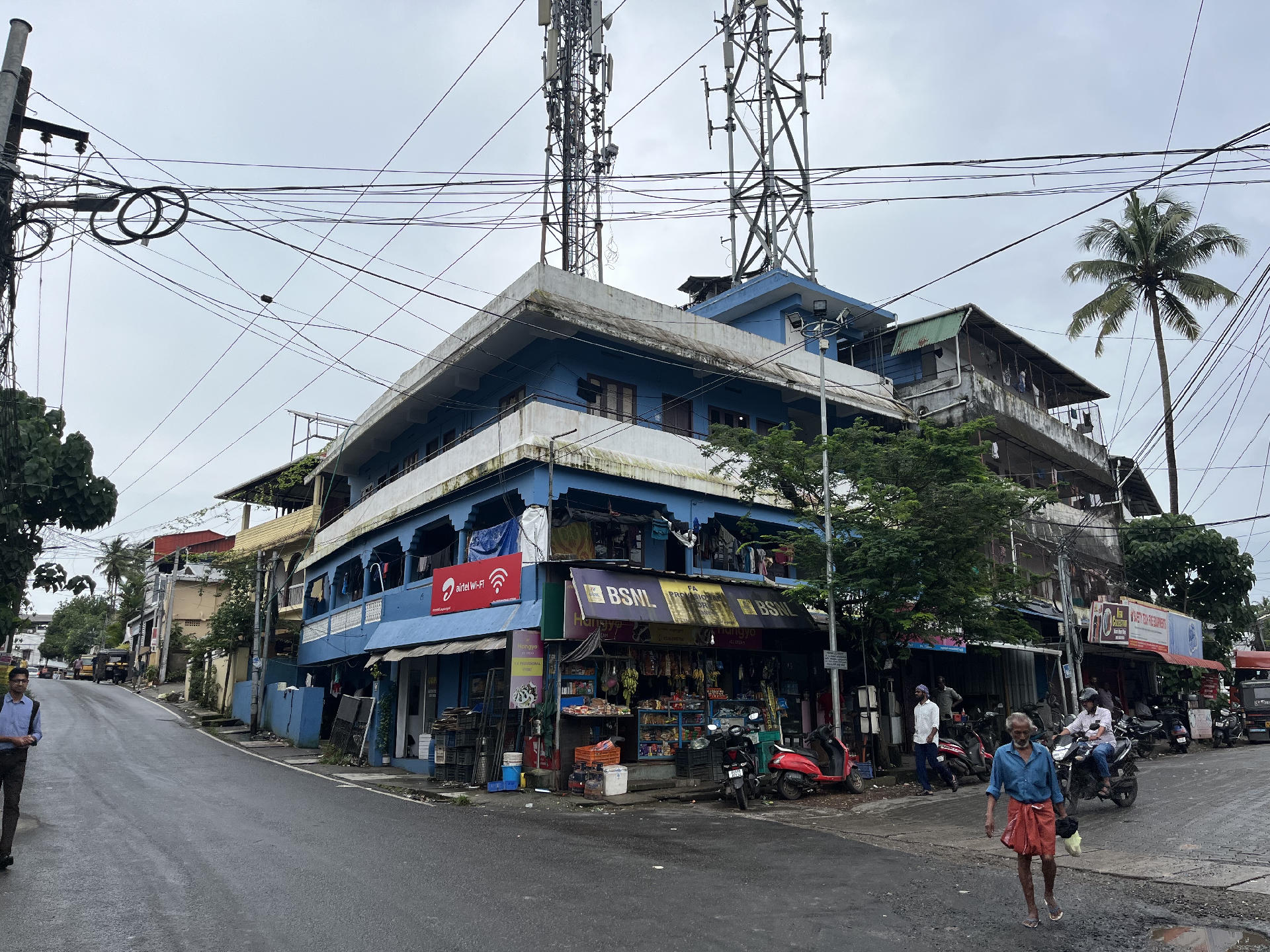 COMMERCIAL BUILDING FOR SALE AT SOUTH KALAMASSERY