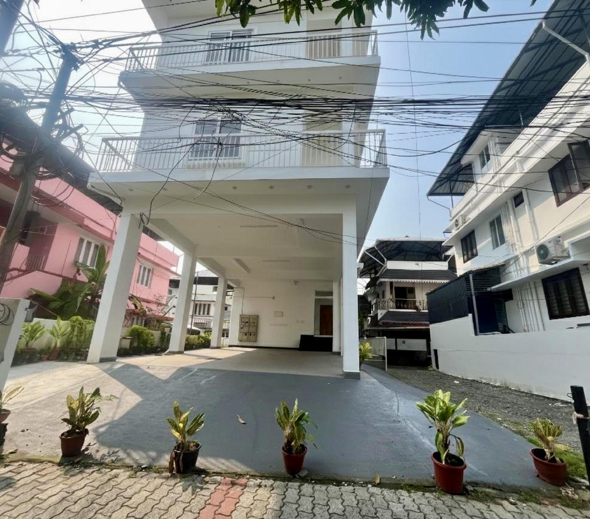 APARTMENT BUILDING FOR SALE AT KALOOR