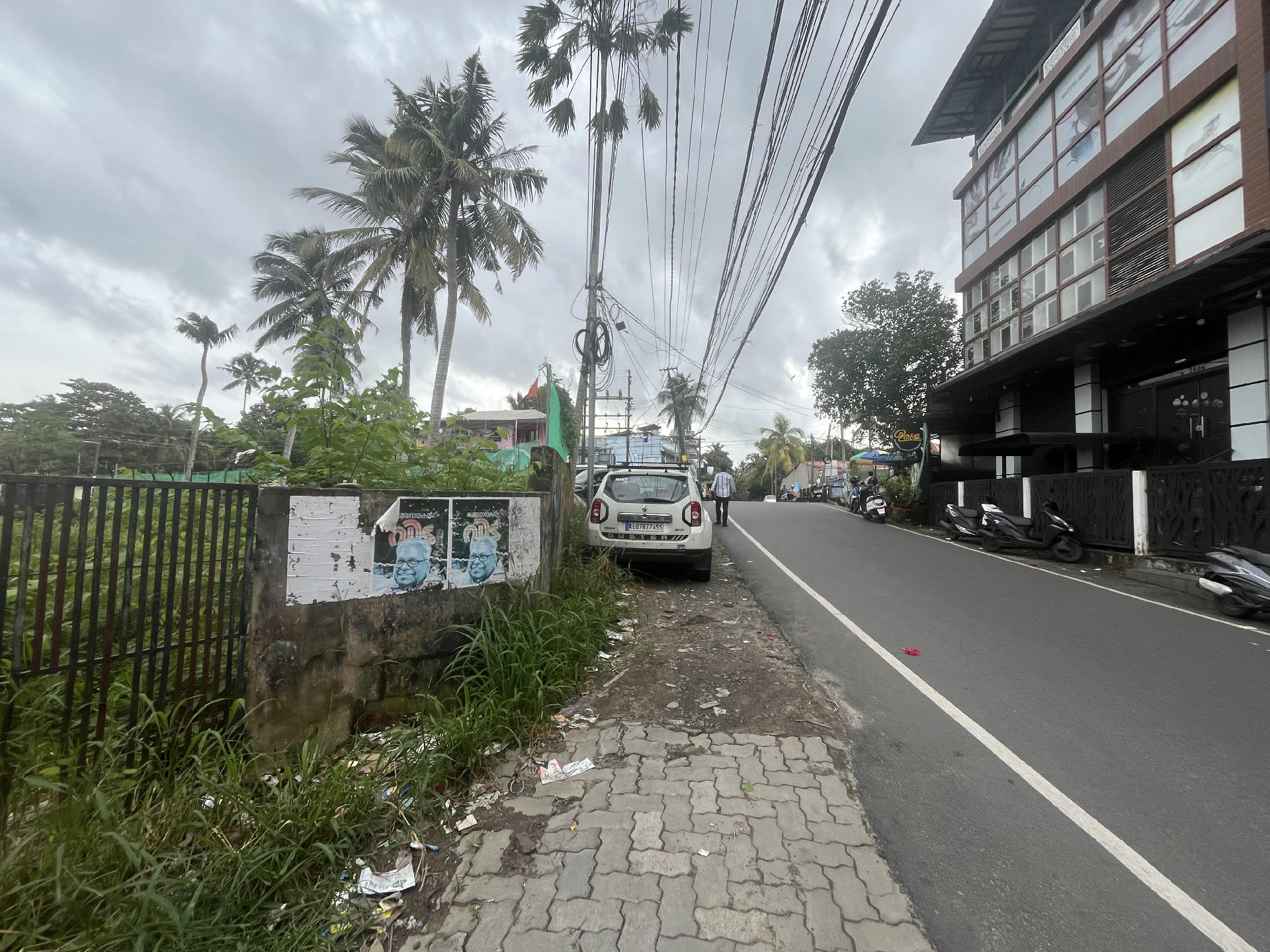 PREMIUM SEMI COMMERCIAL LAND FOR SALE AT KALOOR NEAR LISI HOSPITAL