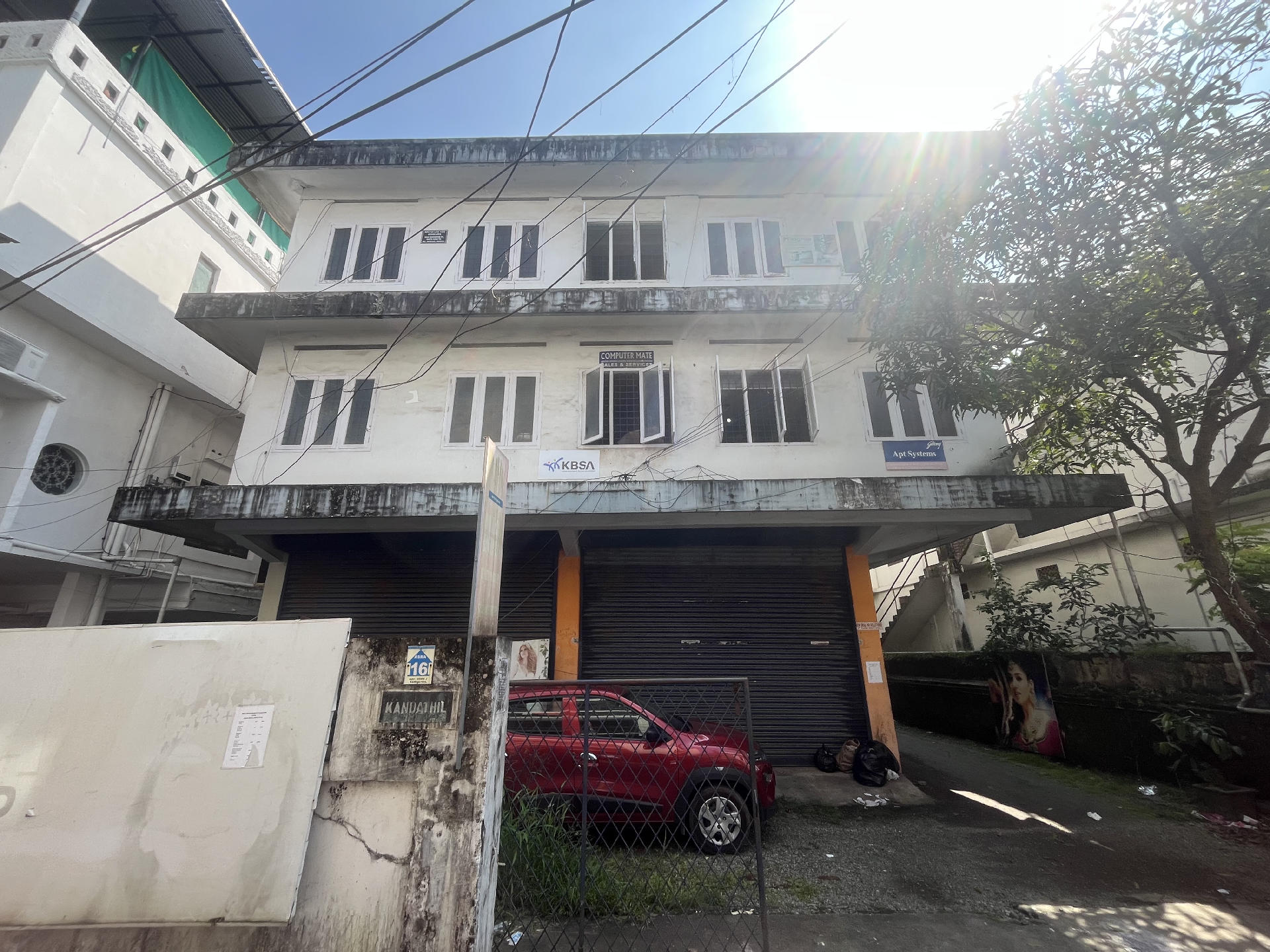 COMMERCIAL BUILDING FOR SALE AT ERNAKULAM KACHERIPADY