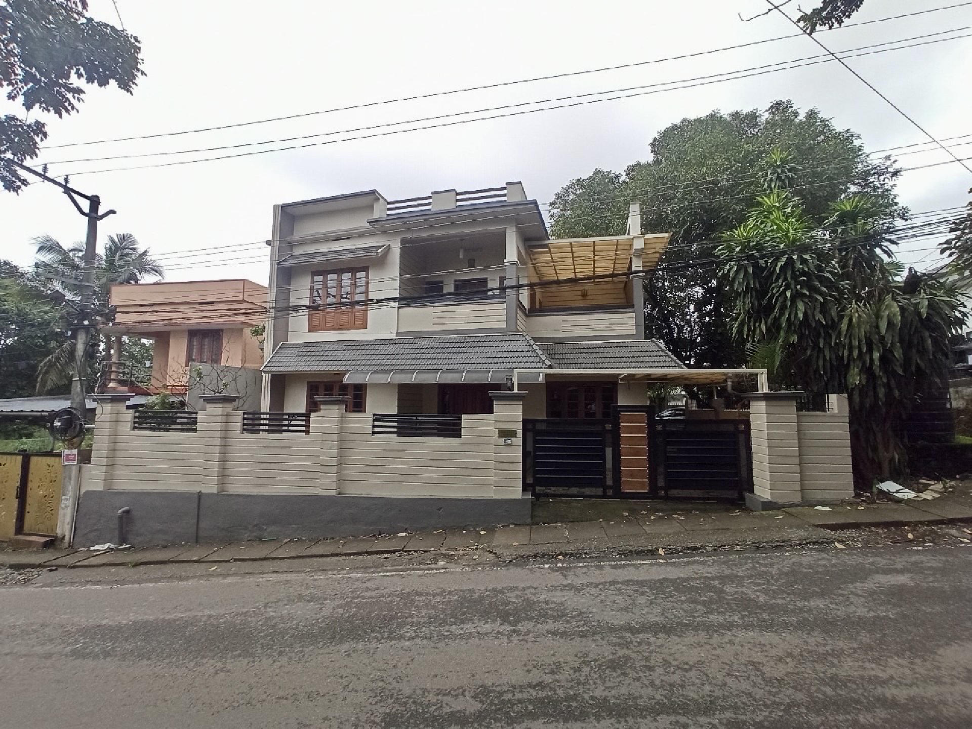 INDEPENDENT HOUSE FOR SALE AT KAKKANAD ATHANI