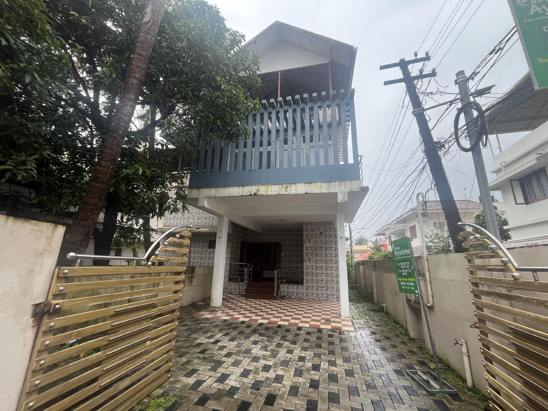 INDEPENDENT HOUSE FOR SALE AT KALOOR KADAVANTRA ROAD