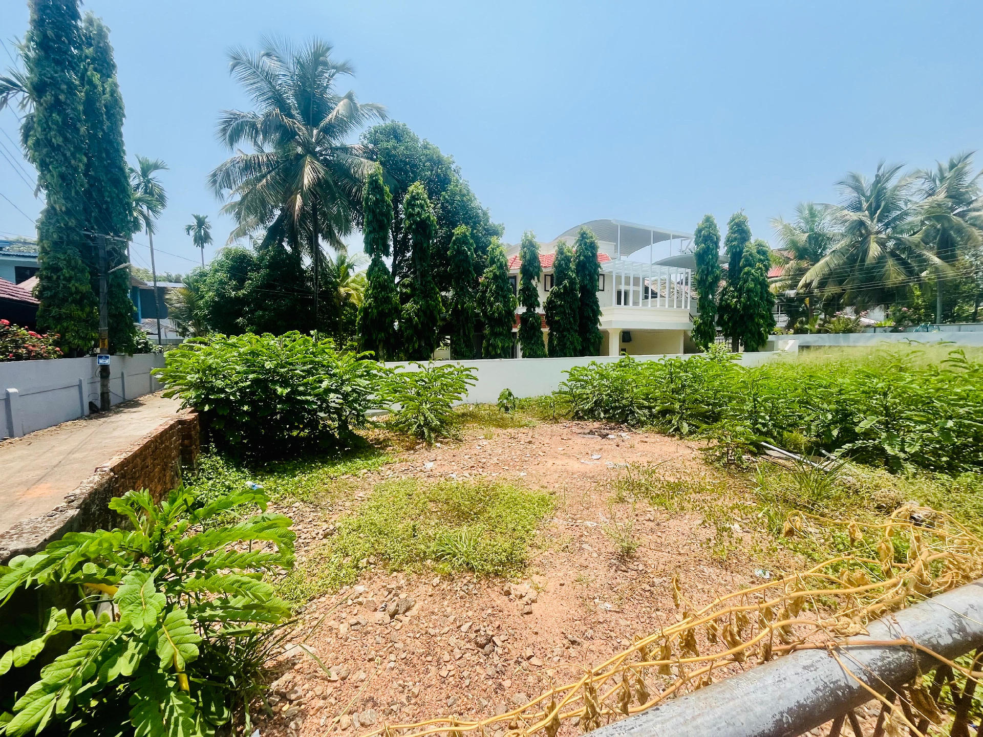 SEMI-COMERCIAL LAND FOR SALE AT PIPELINE ROAD THOPIL KAKKANAD