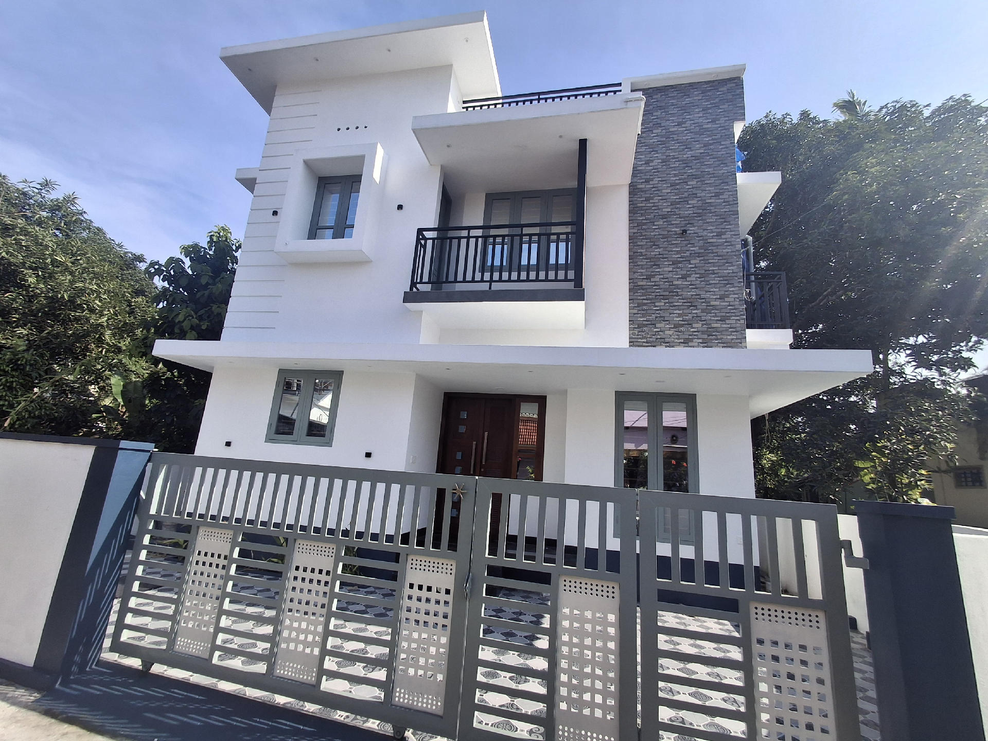 INDEPENDENT  HOUSE FOR SALE AT VAZHAKKALA