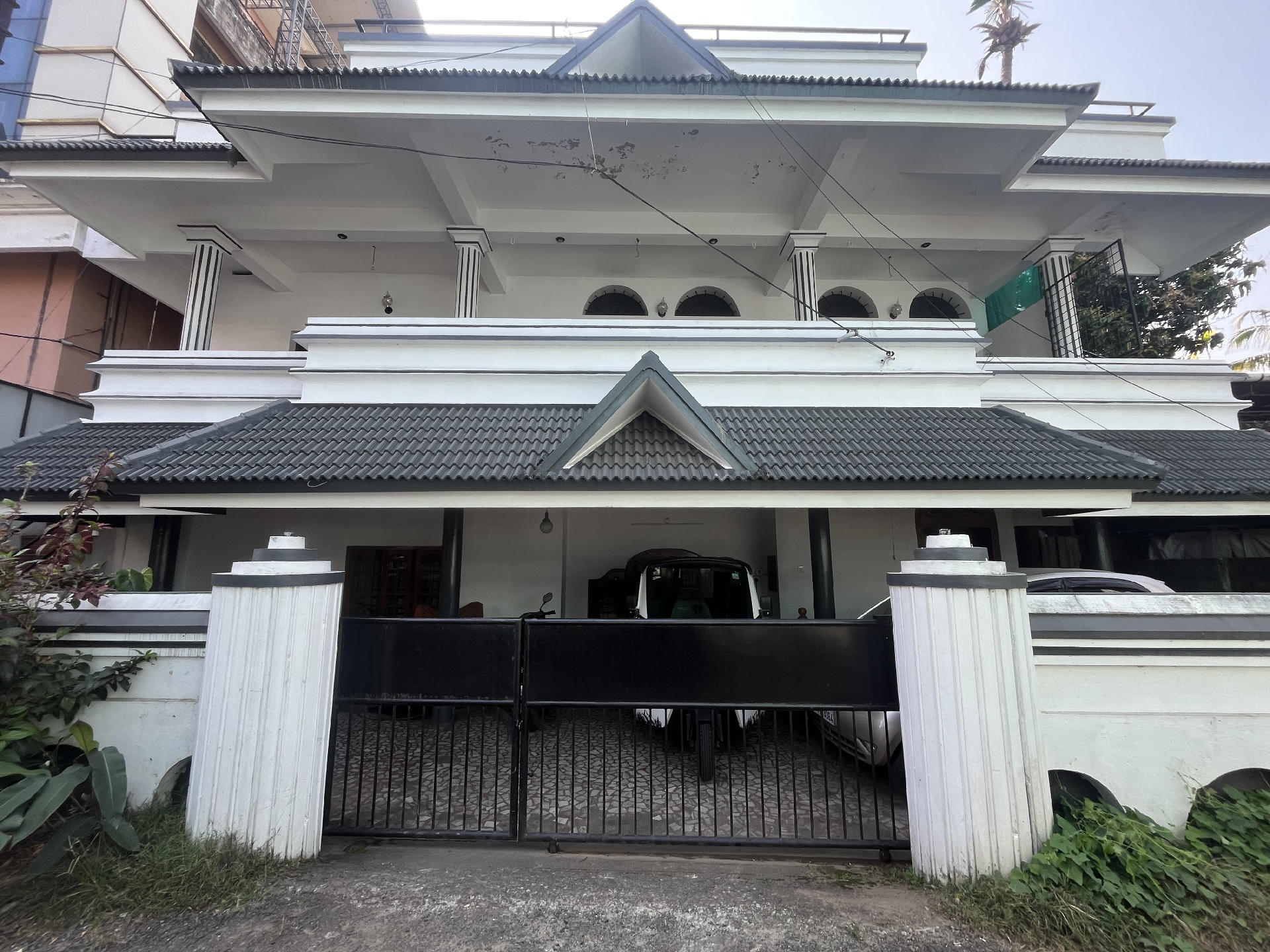 INDEPENDENT HOUSE FOR SALE AT KALOOR KADAVANTHARA ROAD