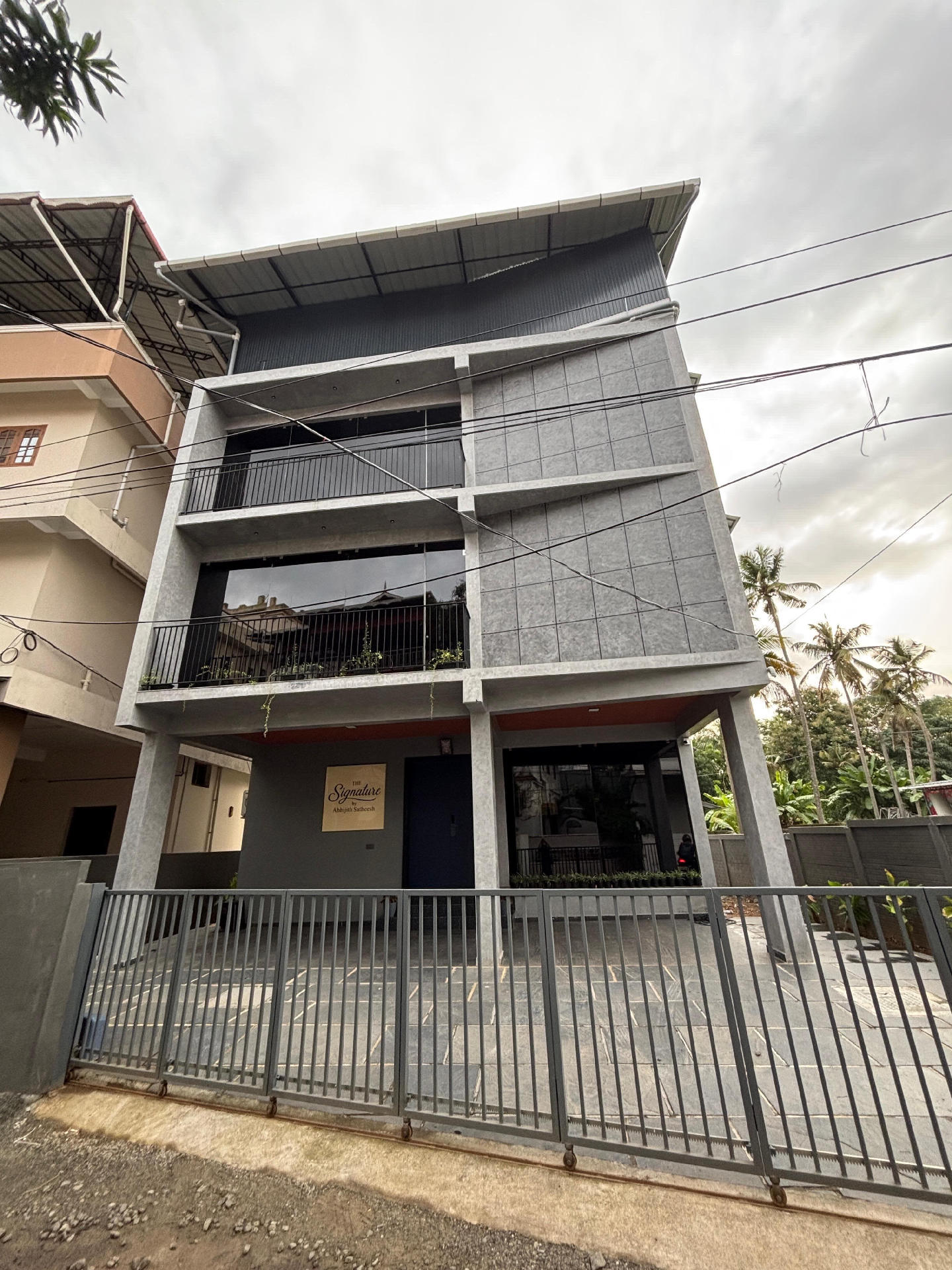 COMMERCIAL BUILDING FOR SALE AT PALARIVATTOM