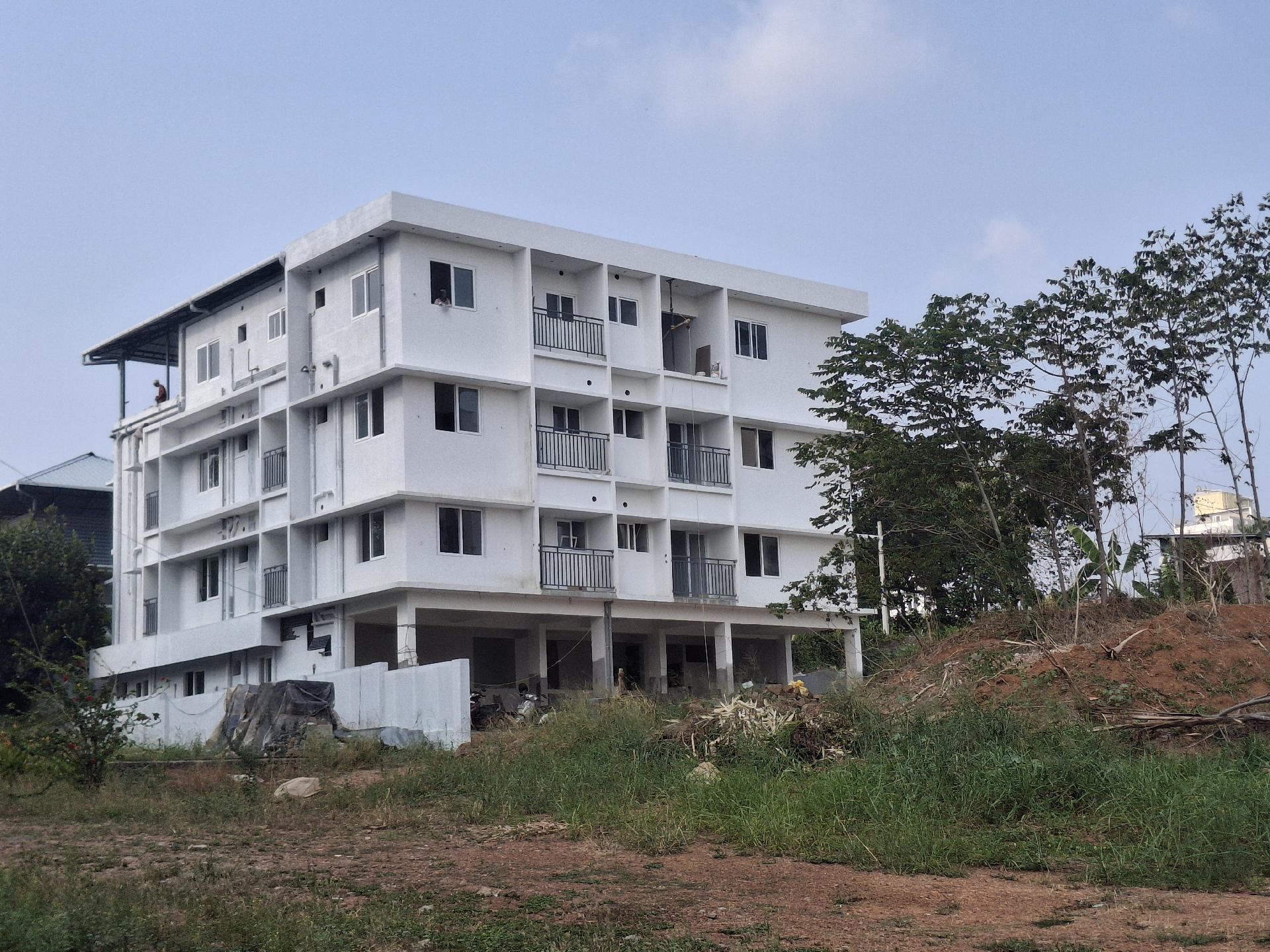 NEW COMMERCIAL BUILDING FOR SALE AT VAZHAKKALA NEAR SFS PAPPALI