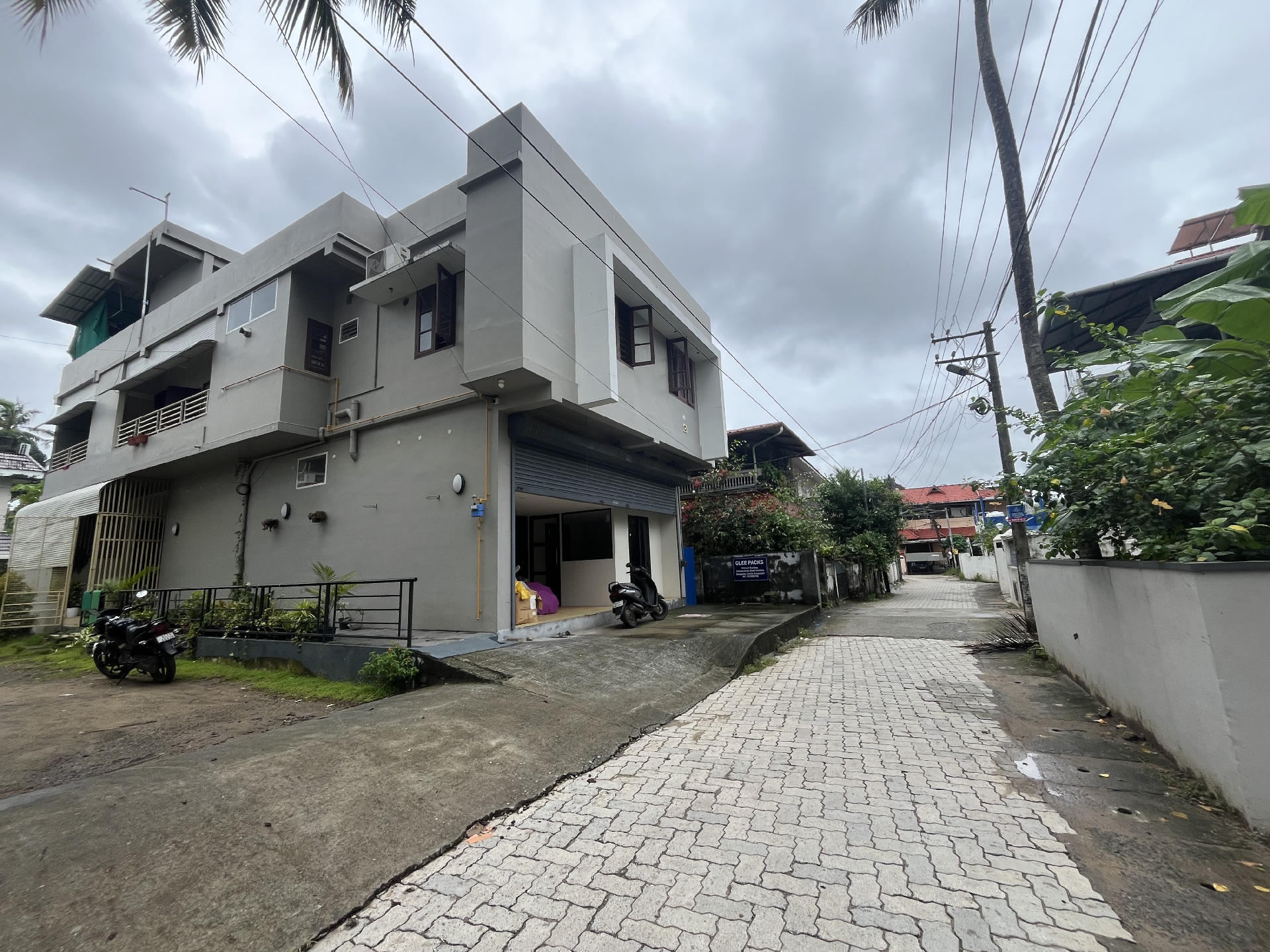 SEMI COMERCIAL BUILDING FOR SALE AT EDAPPALLY