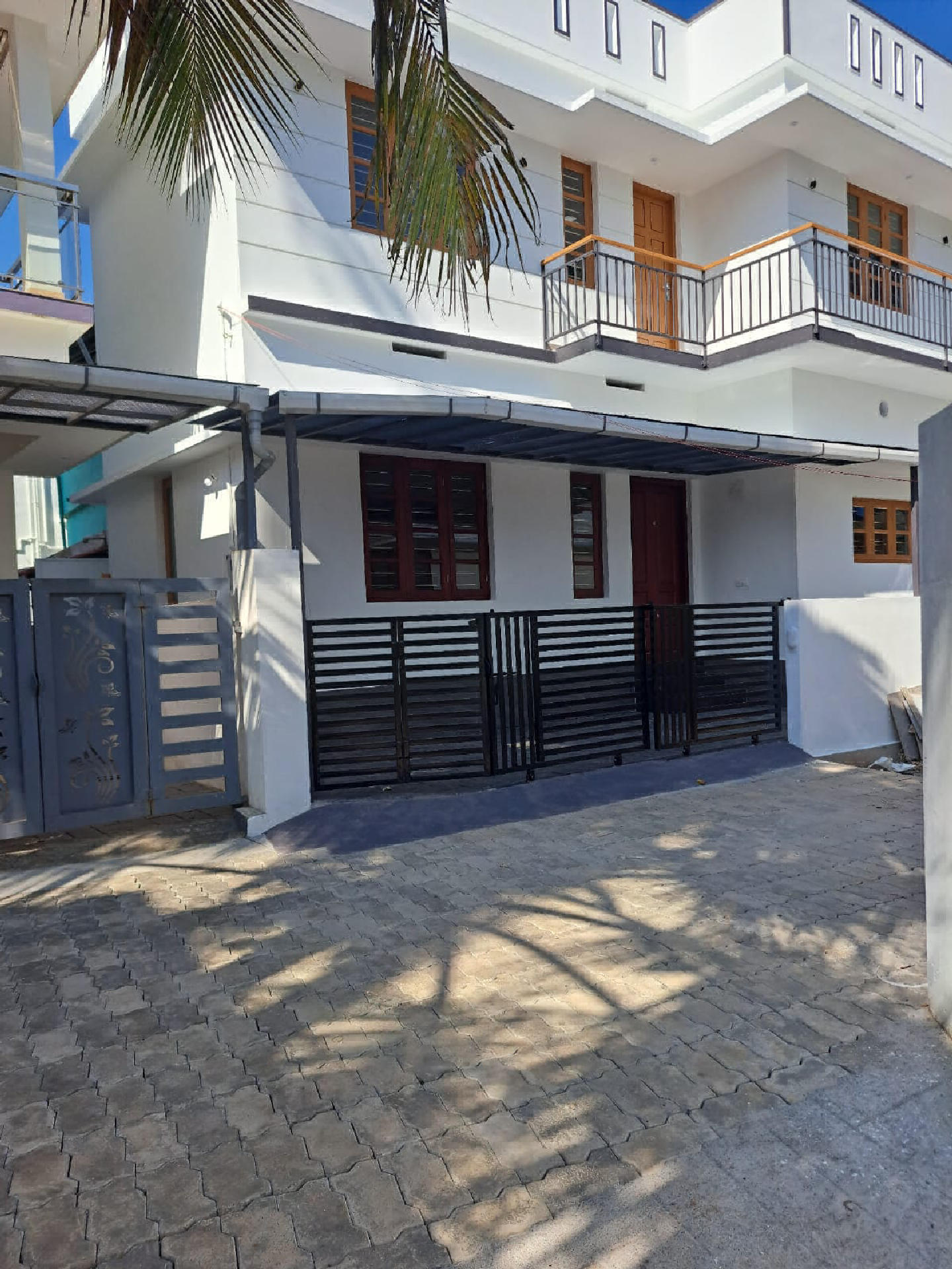 1.730 cent 850 sqft new house  for sale at Maradu.