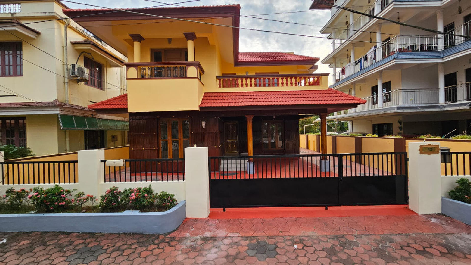 5 cent plot with  2300 Sqft 3 bhk villa for sale at Kakkanad