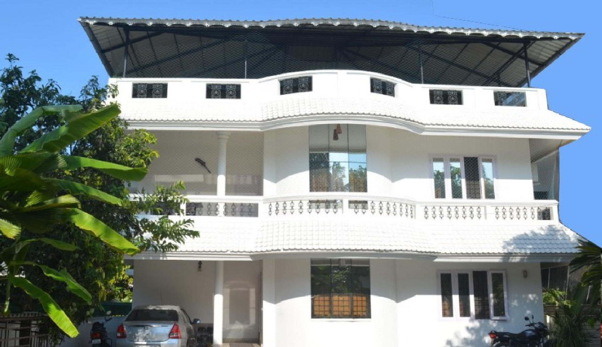 9 cents plot with 2900 sqft 5 Bhk house for sale at Vyttila.