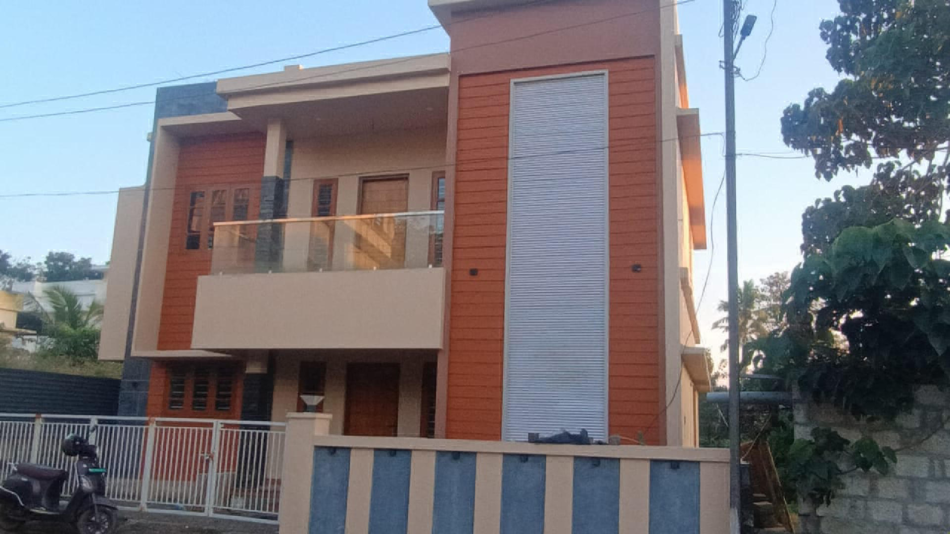 3cents plot with 1500sqft 3BHK newly constructed. house sale at Vennikulam,Thiruvankulam.