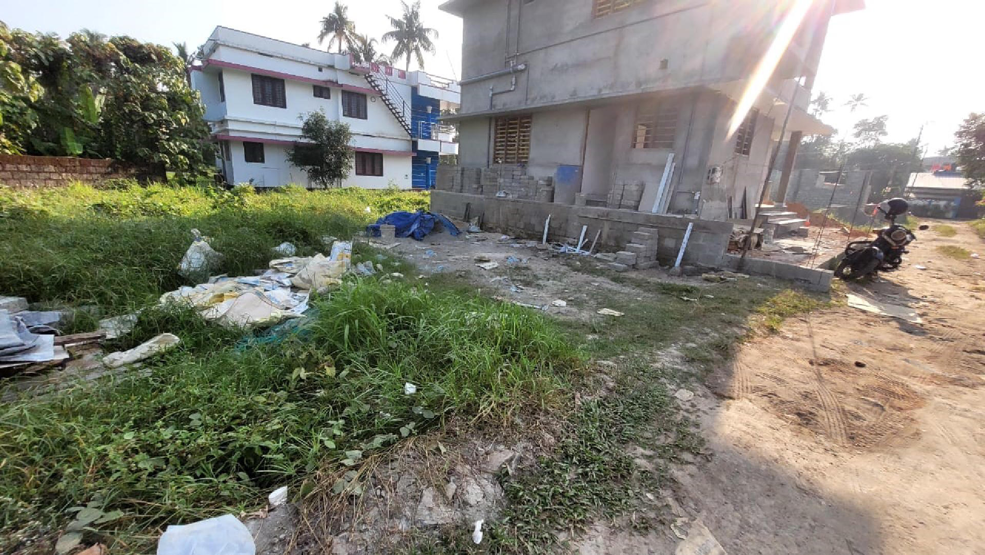 4, 7 cents residential plot for sale near labour jn. Eroor.