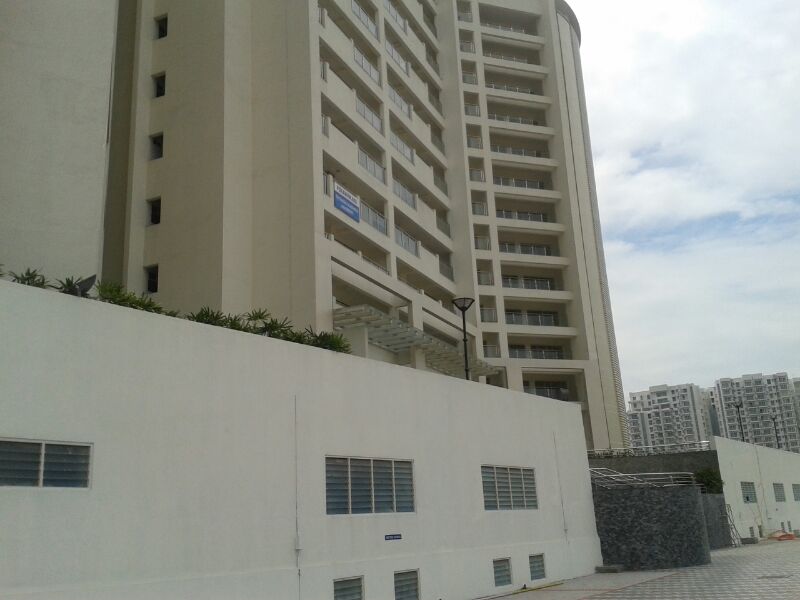 1937sqft 3BHK water front apartment for sale at Marine drive,Ernakulam.