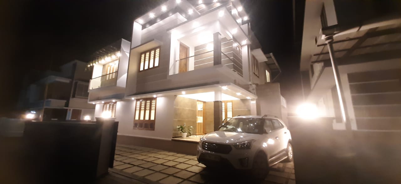 5.35 cent plot with 2400sqft 5BHK villa for sale Puthiyakav.