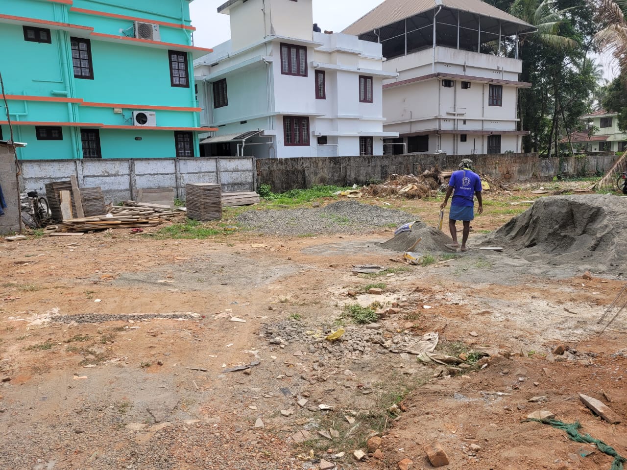 3.750, 6, 5, 7.700 cents plot for sale at Thripunithura town.