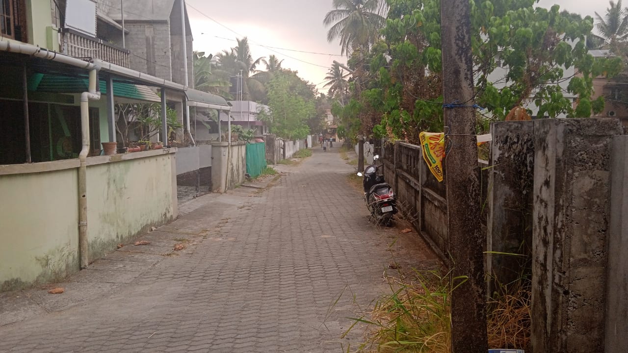 14 cent plot with old house for sale at Edappally,