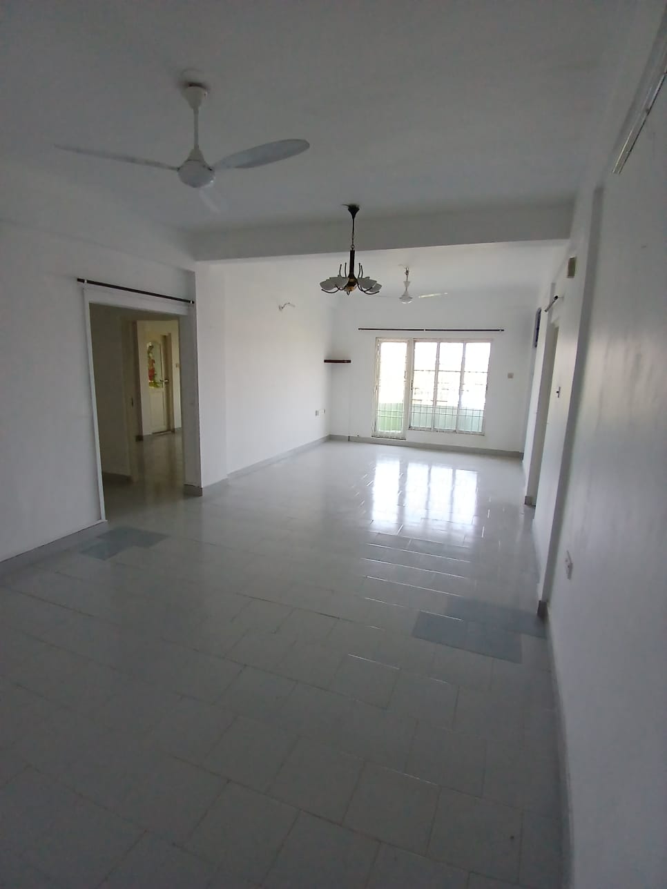 1365 sqft 3bhk apartment sale at Petta.