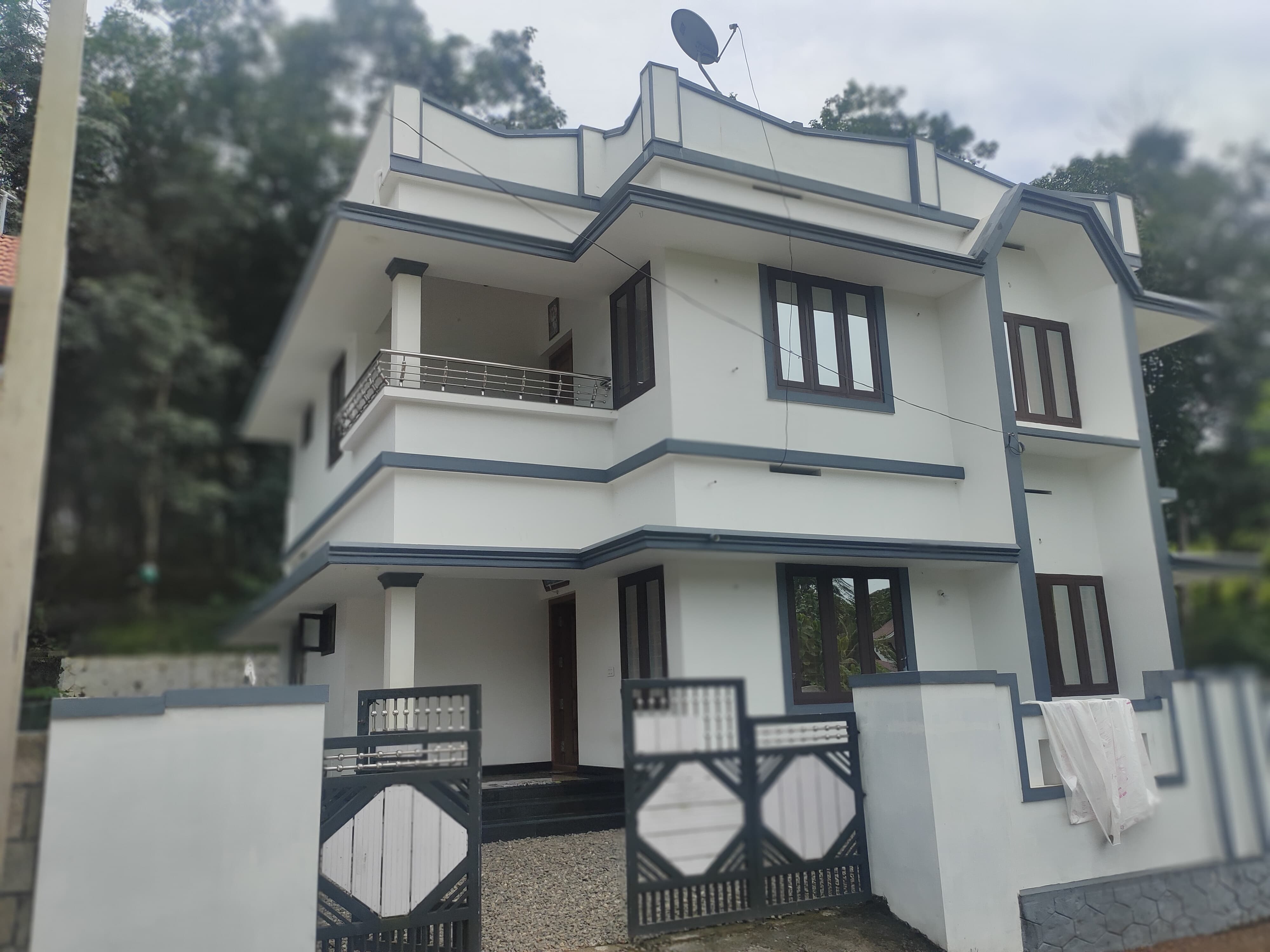 5.5 cents plot with 1700 sqft 4BHK(3 bedrooms attached) house sale at Pulikkamali, Mulanthuruthy.