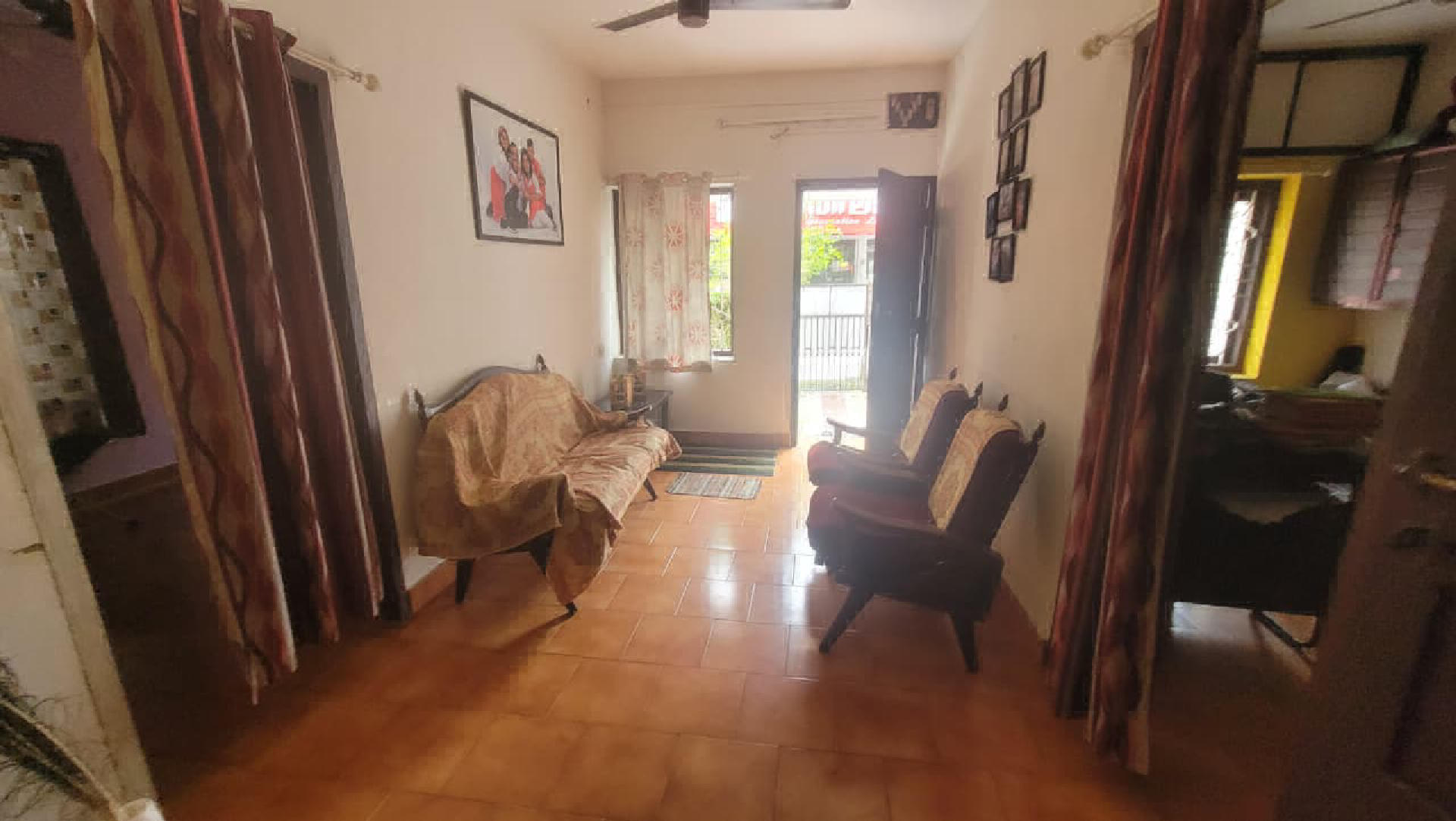 4 cents plot with 1800 sqft 4 bhk old house for sale at Thoppumpady. Kochi