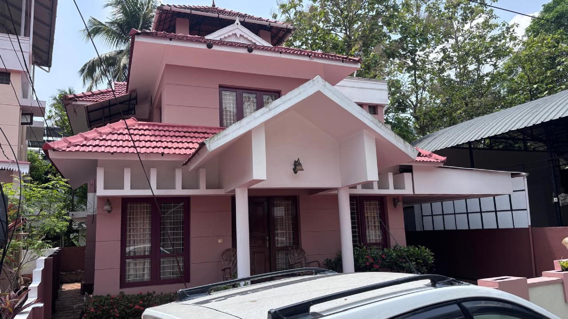 Luxury Fully Furnished Villa for Sale – Eroor