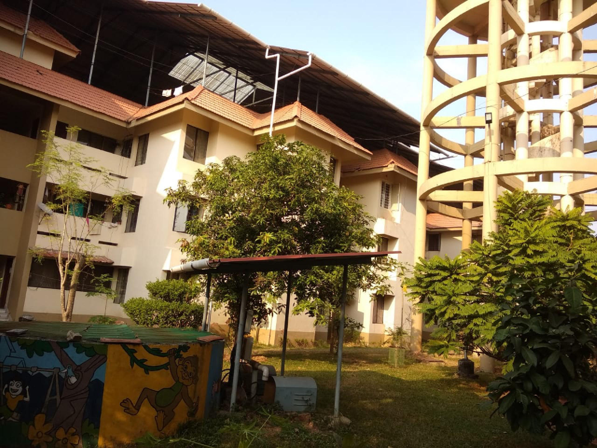 :  1300sqft 3 bed 2 bath flat for sale at AFNHB(Air Force Navel Housing Board) Mundamveli,Thoppumpady,Kochi.