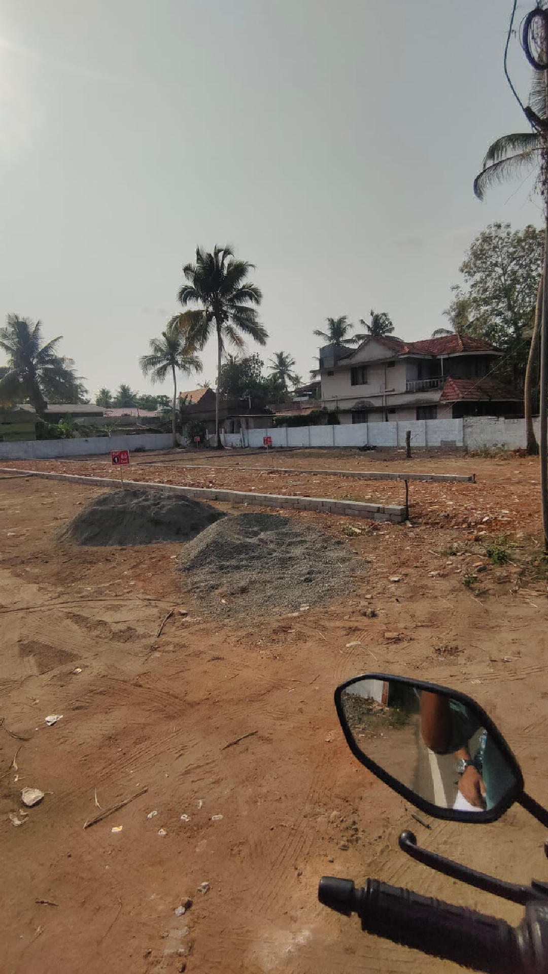 Land / House Plot for Sale at Puthiyakav