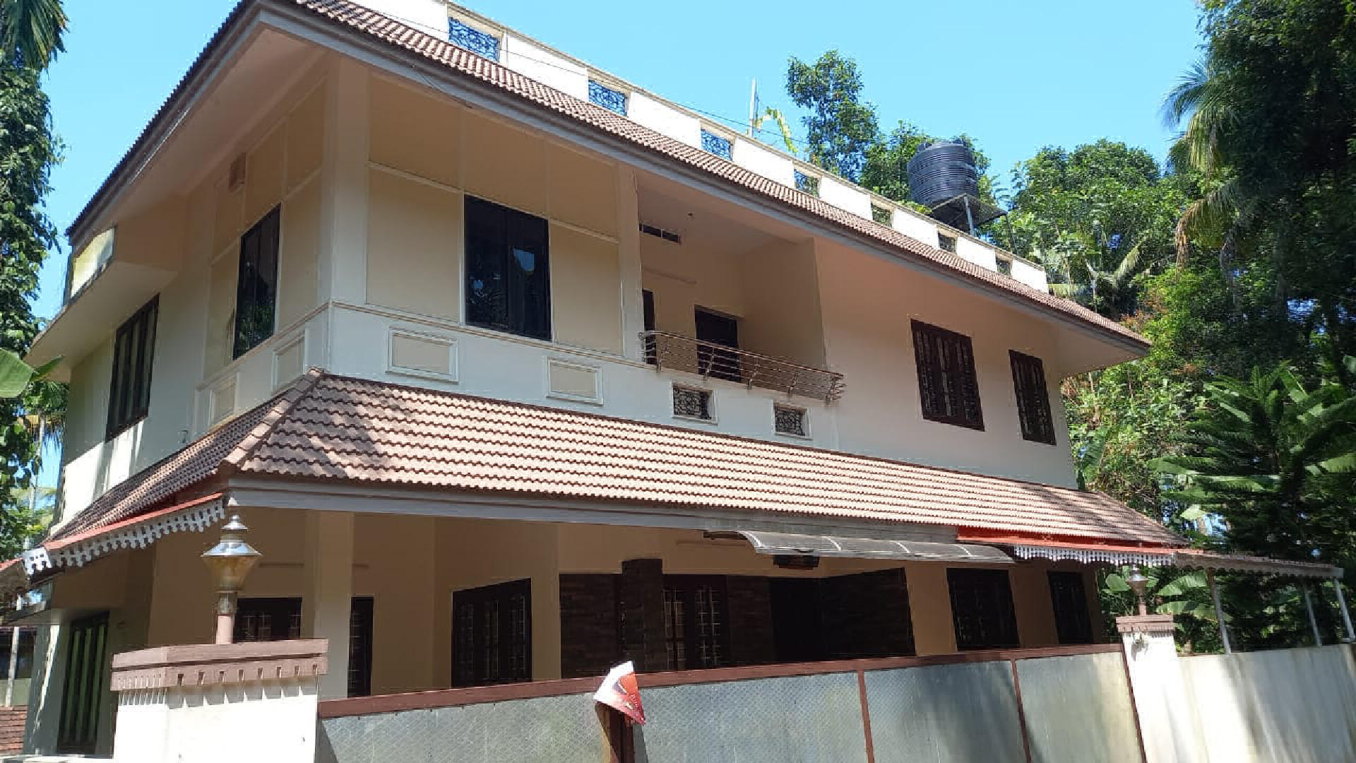 5 cents with 1800 sqft 4 bhk house for sale at  Mulanthuruthy.