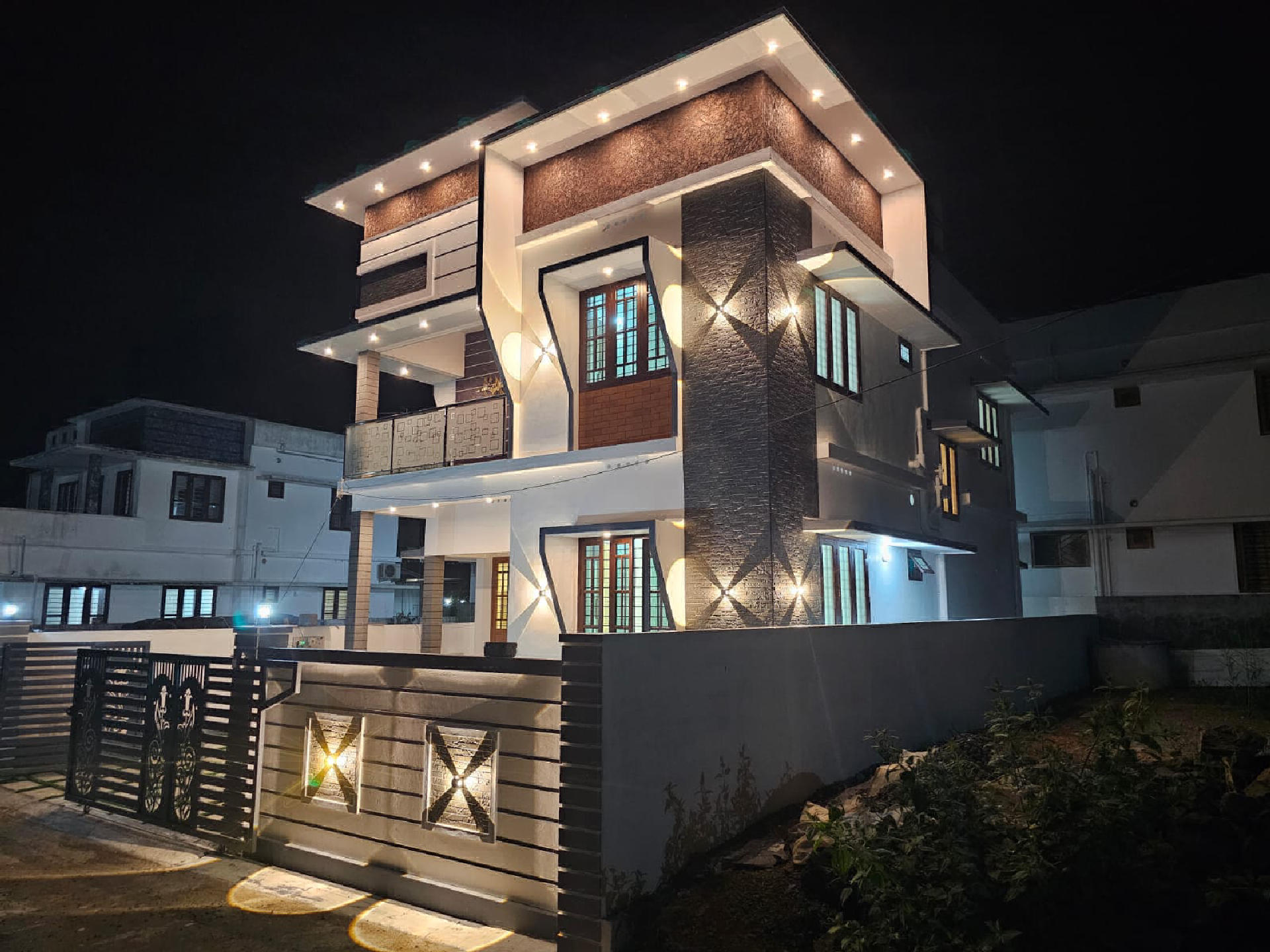 3.73cents with  1563sqft  4bhk new  house for sale at Eliyamkunnu, Mulanthuruthy.