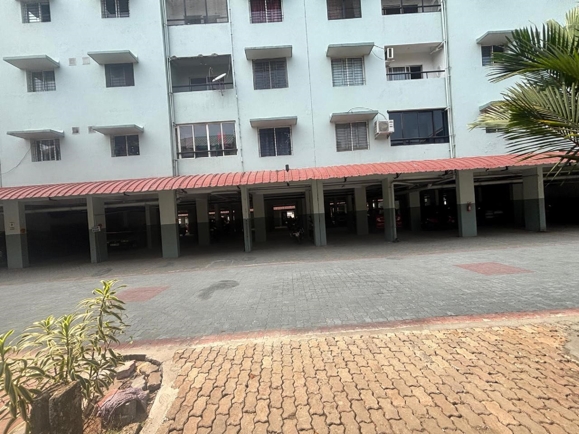 960 sqft 2 bhk Flat for sale at Kadavanthra