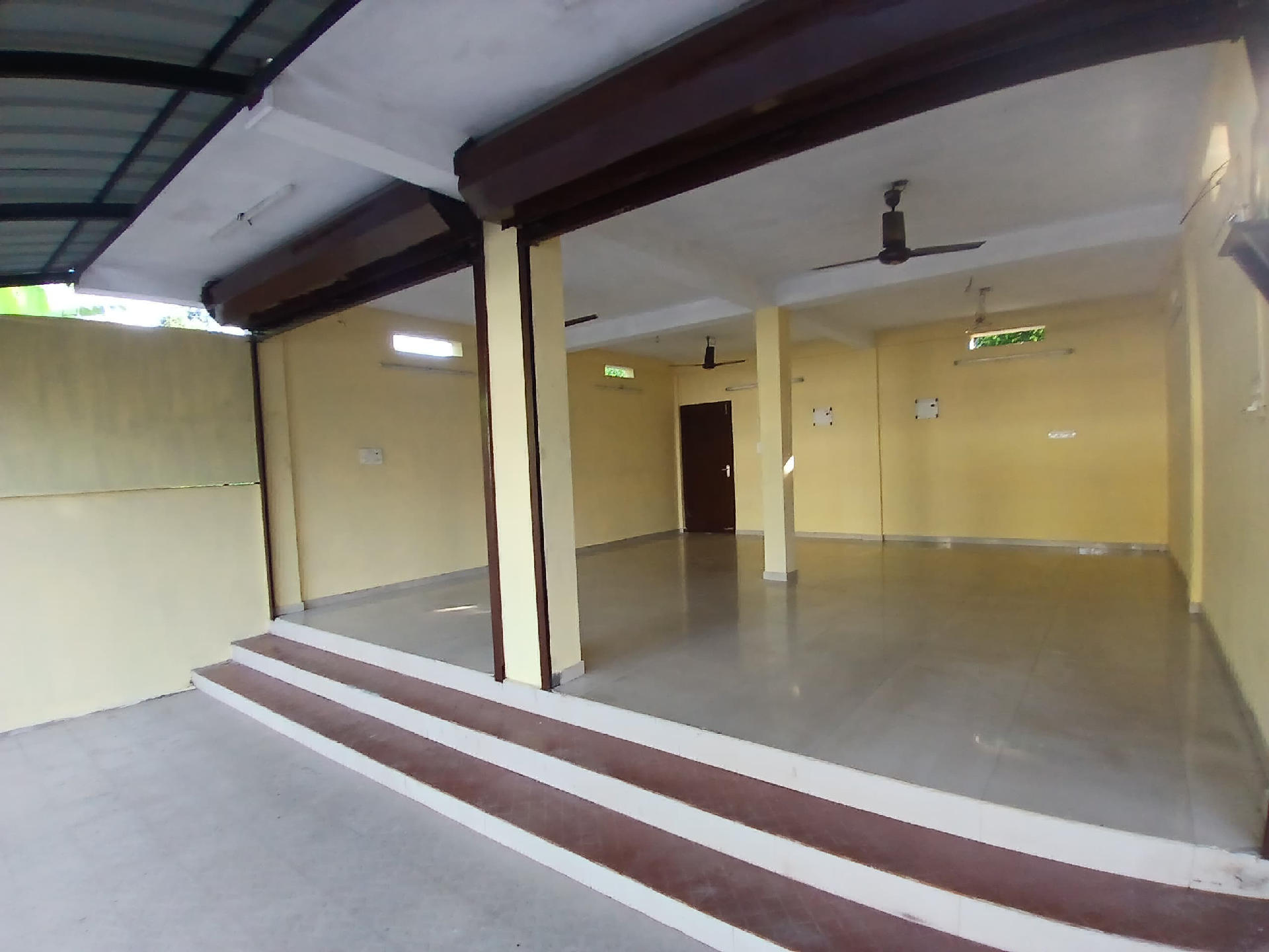 850 sqft shop for rent at Kumblangi.
