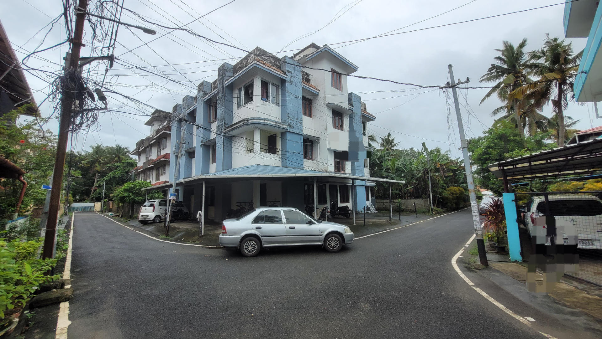 1050 sqft 2bhk Apartment for sale at Elamakkara.