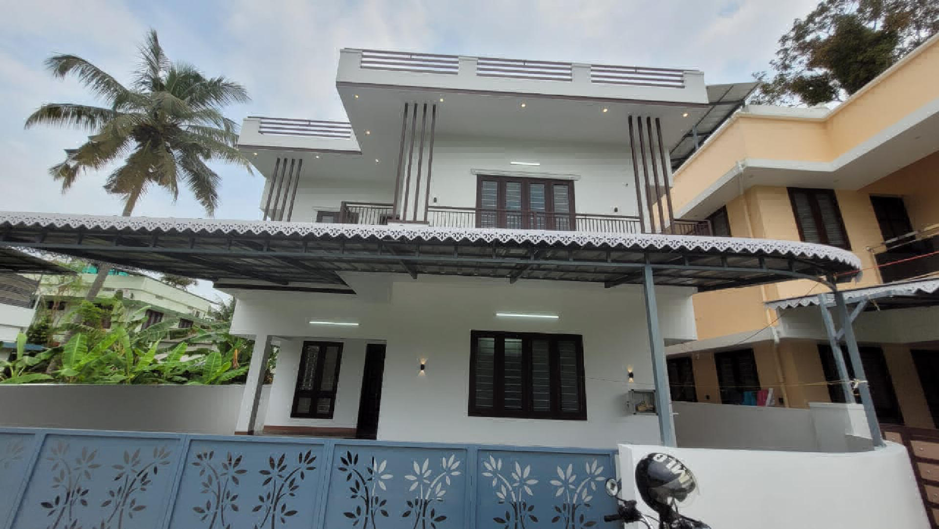 3.750 cent plot with 1500sqft 3 bhk house for sale at Puthiyakav.
