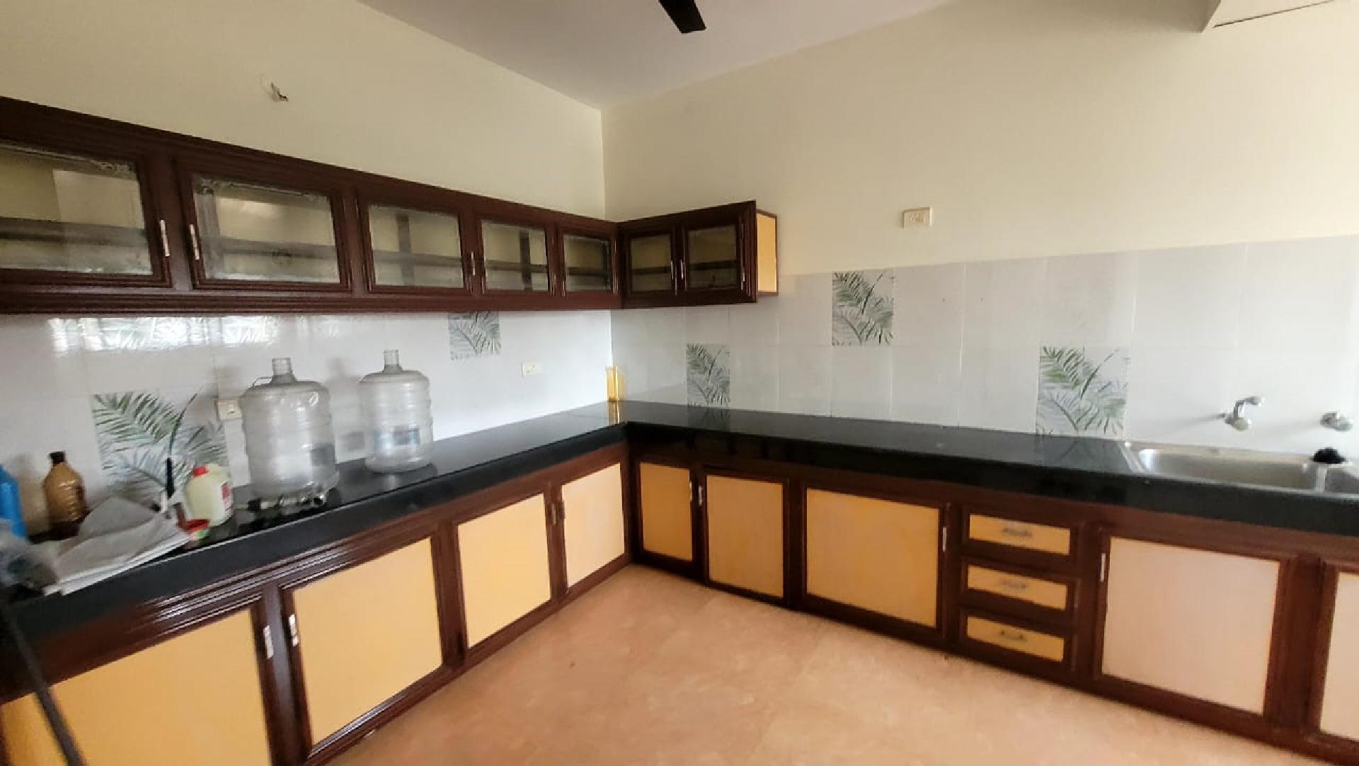 1550 sqft 3 bedrooms flat for sale near lourd hospital ernakulam.