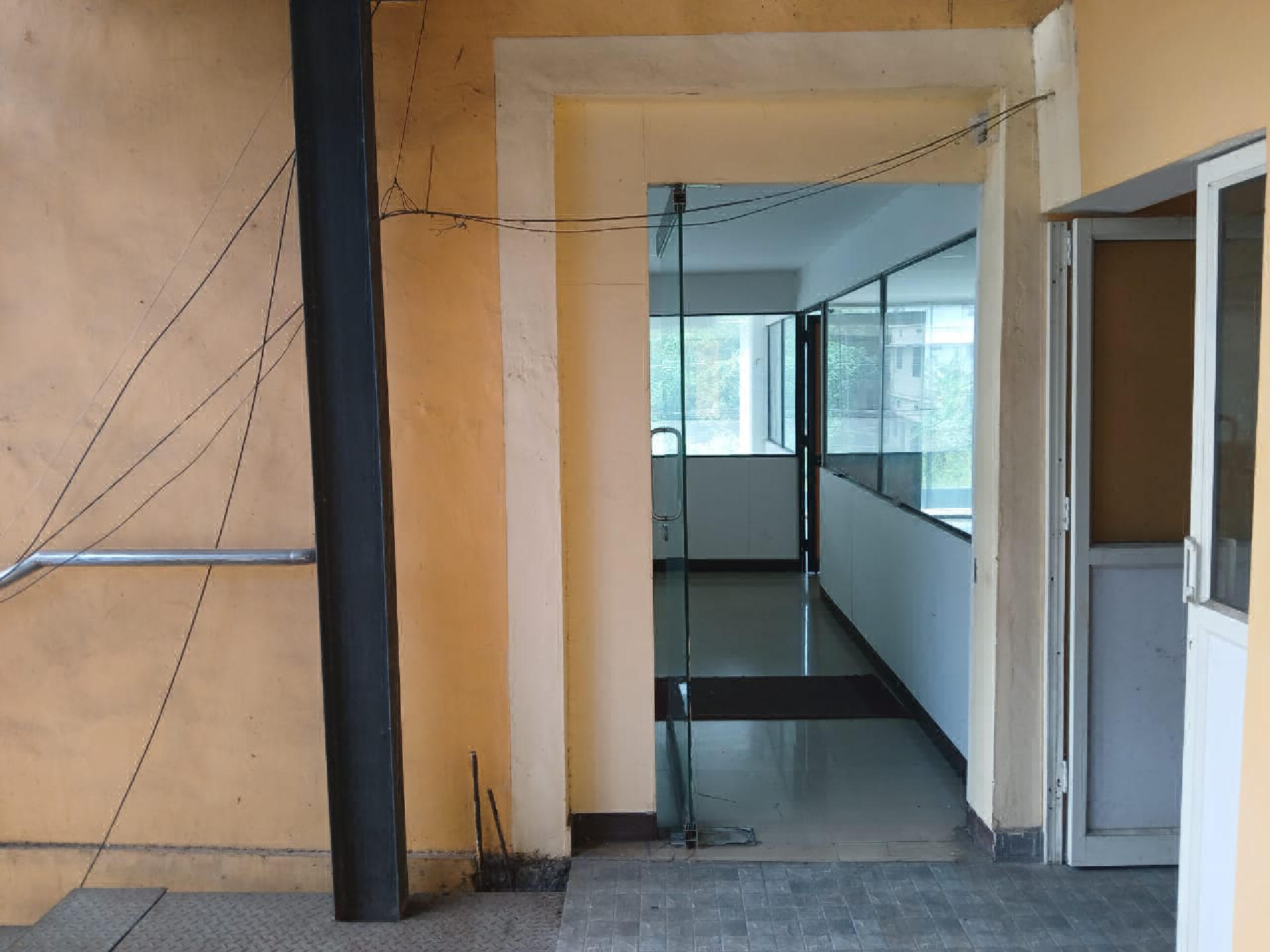 1000 sqft office space for rent at Chilavannoor.